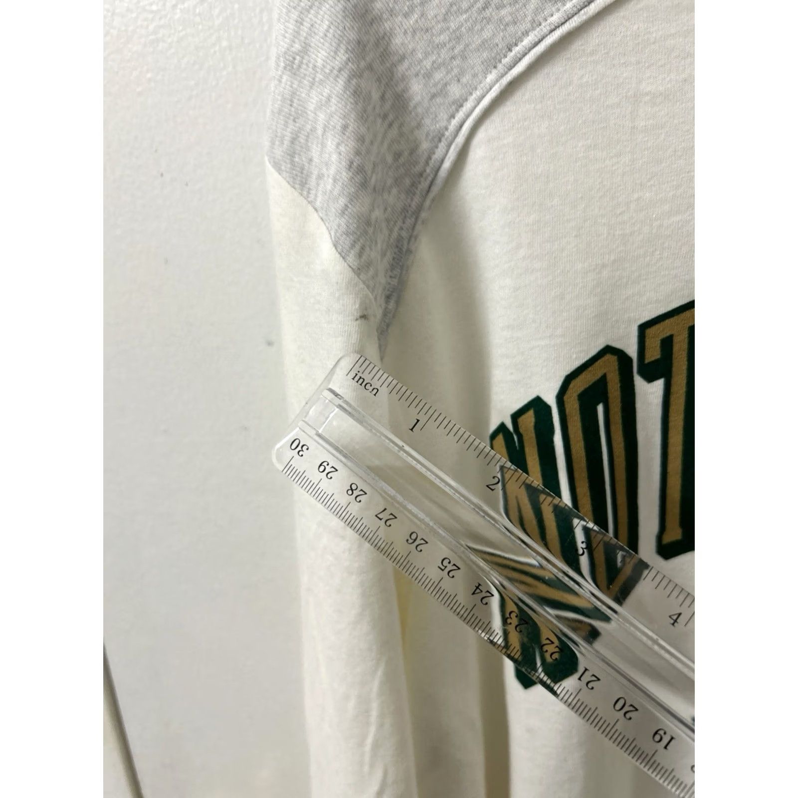Under Armour Under Armour Shirt Mens M Beige Notre Dame Loose Fit L/S NWT 50 MSRP HeatGear ND Shamrock Logo Team USA Mens Size US M / EU 48-50 / 2 - 6 Thumbnail