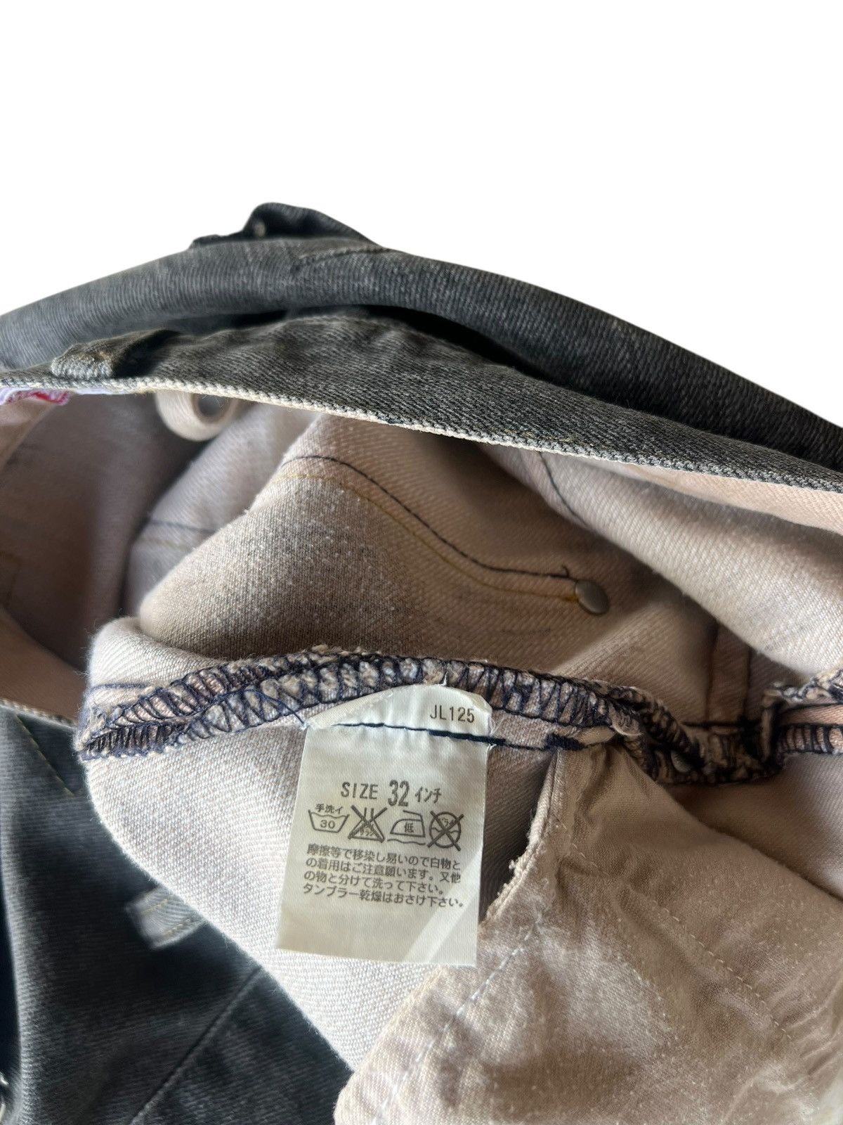 Levi's Vintage 2002 Levi’s Engineered Waxed Denim Regular Jeans Size US 32 / EU 48 - 23 Thumbnail