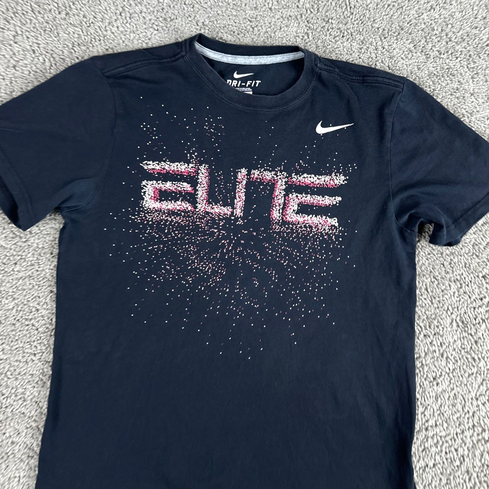 Nike Nike Shirt Mens Small Black Red Elite Burst Swoosh Short Sleeve Cotton Blend T-Shirt Logo Dri-FIT Casual Size US S / EU 44-46 / 1 - 3 Thumbnail