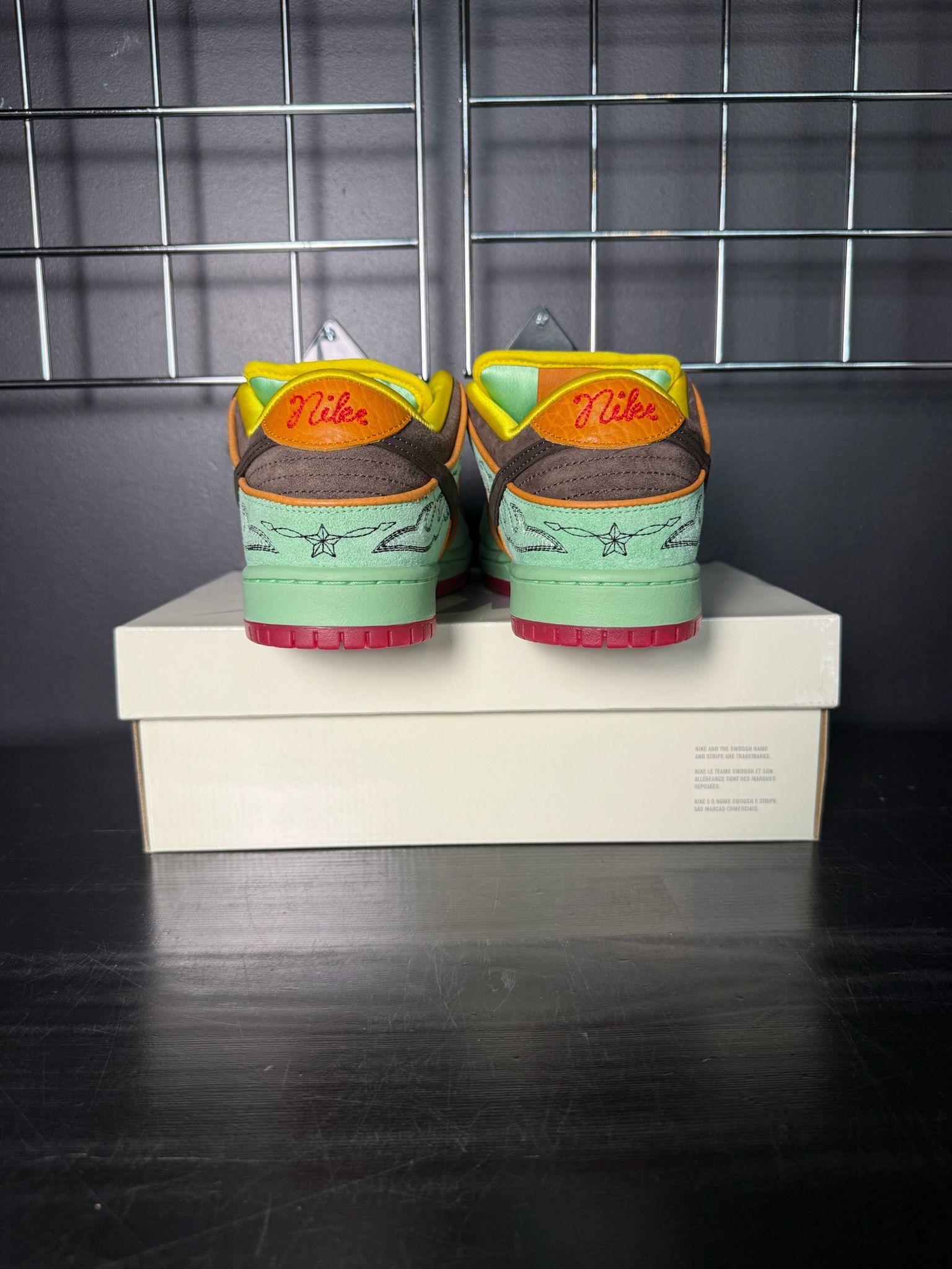 Nike Nike SB Dunk Low "Rodeo Tourmaline" - Size 9 Size US 9 / EU 42 - 4 Thumbnail