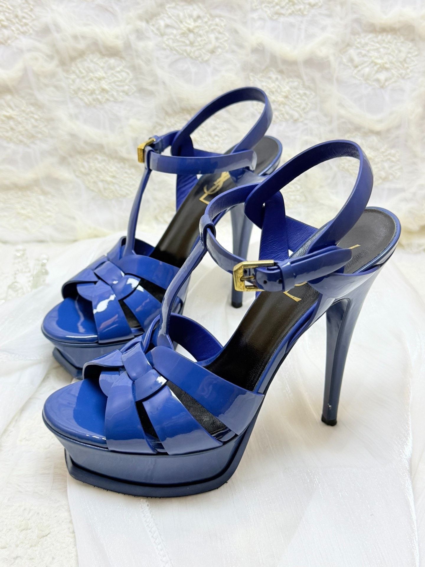 Saint Laurent Paris Saint Laurent Paris Patent Blue Sandals us_6 Women Size US 6 / IT 36 - 1 Thumbnail