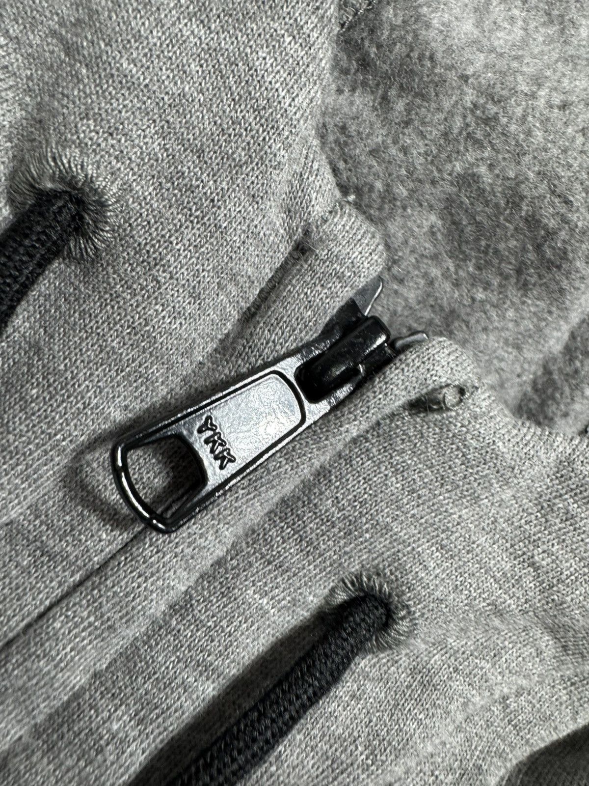 Carhartt Carhartt New Grey Full Zip Hoodie Size L Vintage Size US L / EU 52-54 / 3 - 7 Thumbnail
