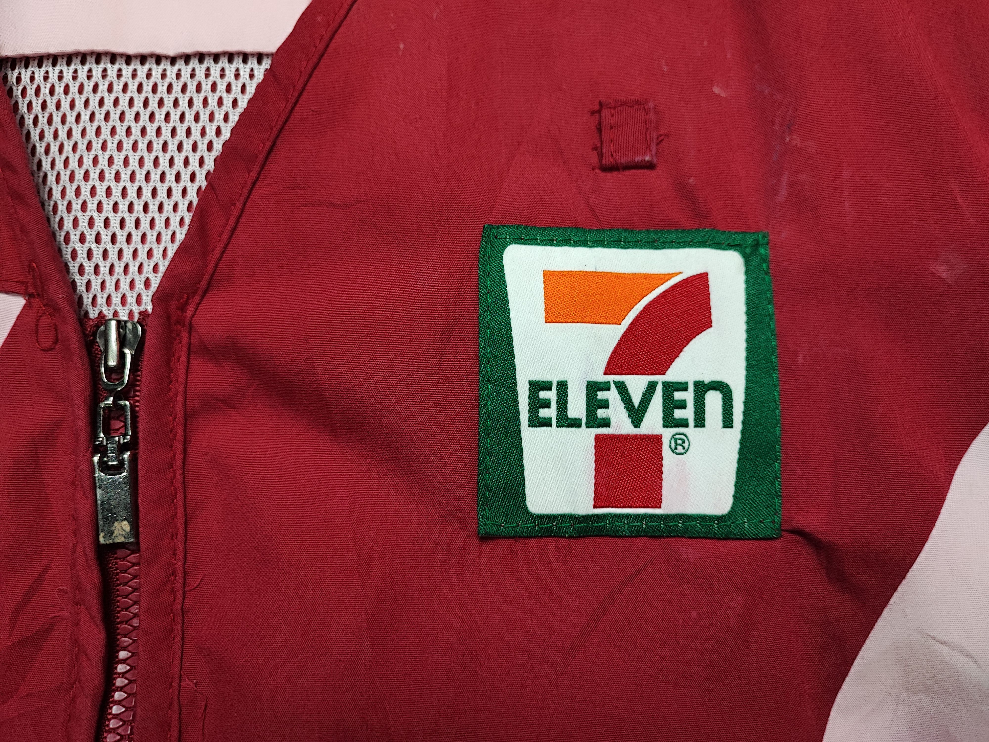 Vintage UNIFORM VINTAGE 7-Eleven EMPLOYEE WORKWEAR RED COLLECTIBLE Size US S / EU 44-46 / 1 - 7 Thumbnail