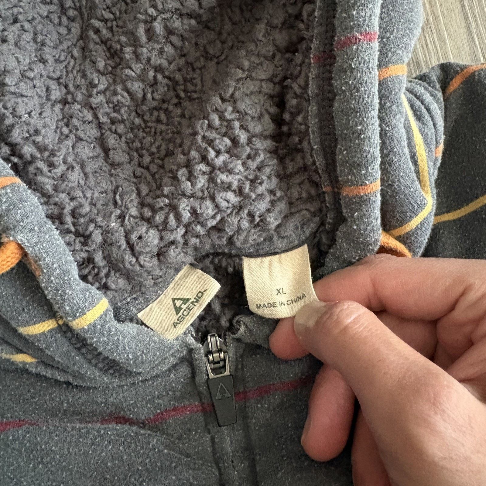 Vintage Vintage Y2K Striped Sherpa Lined Zip Up Hoodie Men's Size XL Size US XL / EU 56 / 4 - 7 Thumbnail