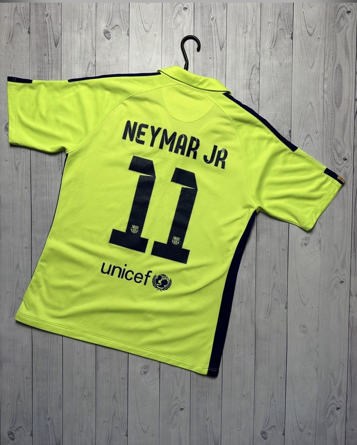 Nike × Vintage Vintage Nike Soccer jersey Barcelona 11 Neymar size L Size US L / EU 52-54 / 3 - 13 Thumbnail