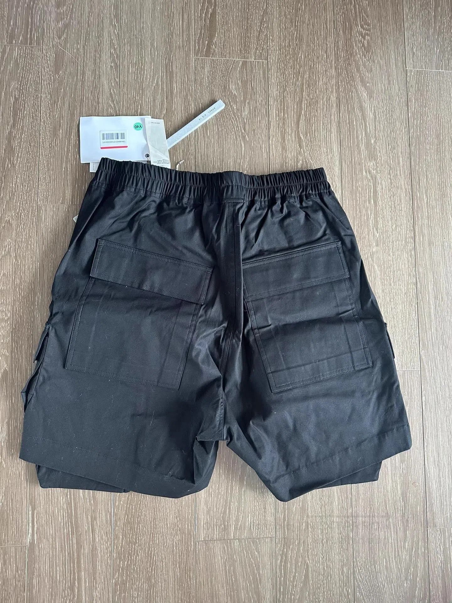 Rick Owens Black Cargo Shorts with Adjustable Hem. Size US 36 / EU 52 - 2 Thumbnail
