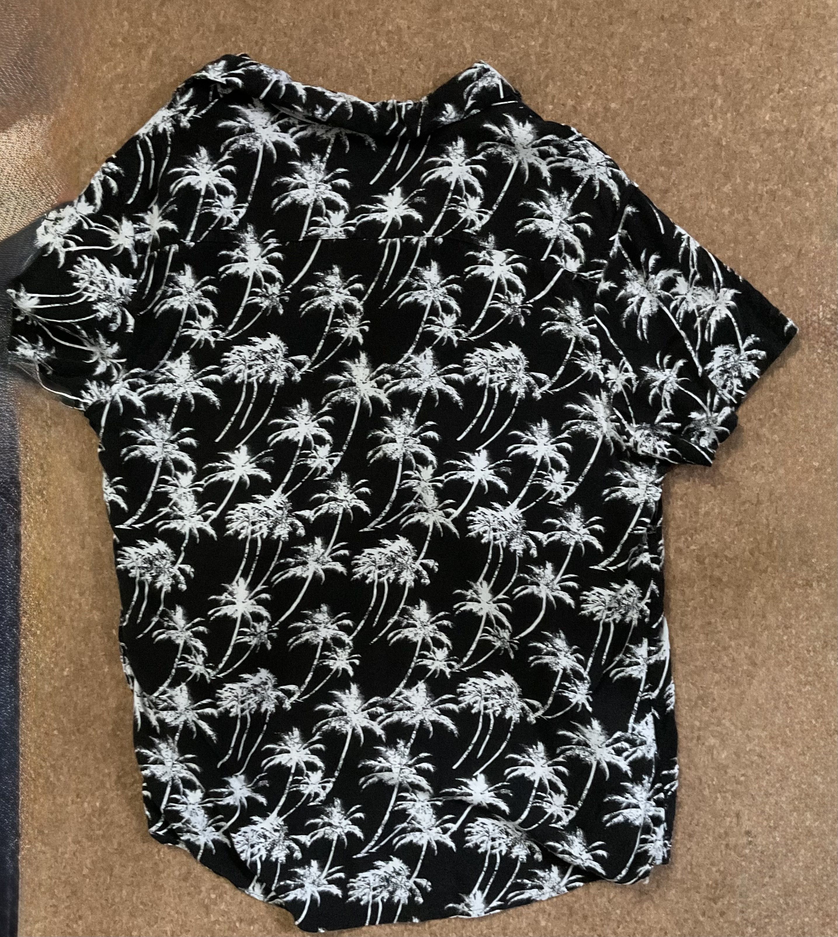 Free Planet Black Palm Tree Camp Button Up Short Sleeve Size US S / EU 44-46 / 1 - 2 Thumbnail