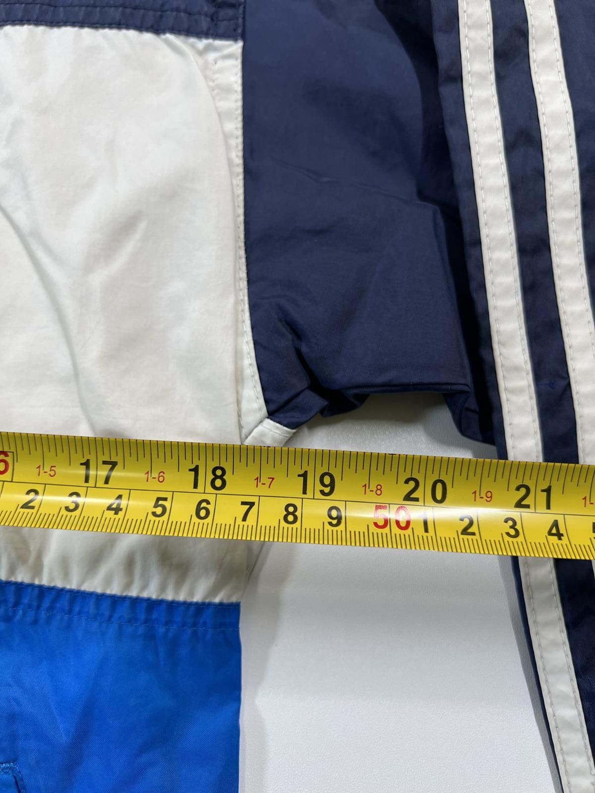 Adidas Vintage Youth Adidas Vintage Windbreaker Jacket M Size US M / EU 48-50 / 2 - 5 Thumbnail
