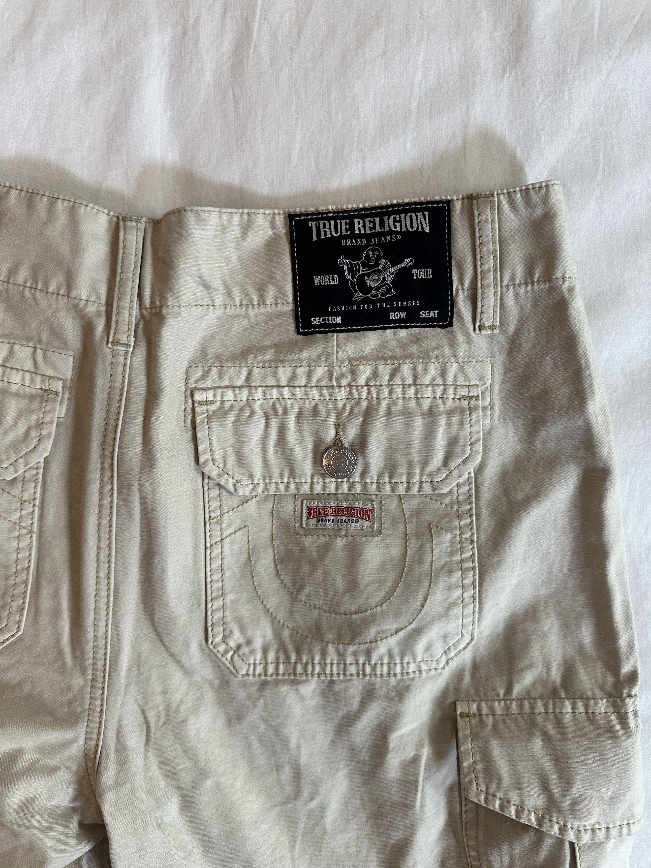 True Religion Vintage True Religion Beige Cargo Shorts Size US 33 - 2 Thumbnail