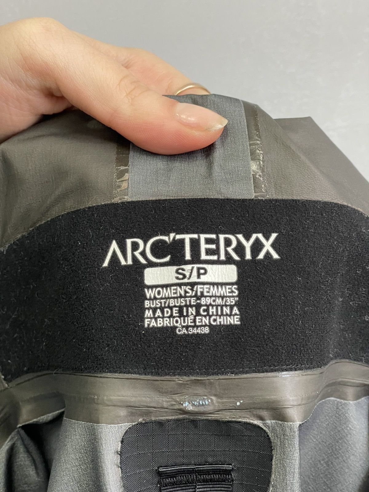 Arc'teryx Arc’teryx blue Gore-Tex shell jacket lightweight techwear Size S / US 4 / IT 40 - 13 Thumbnail