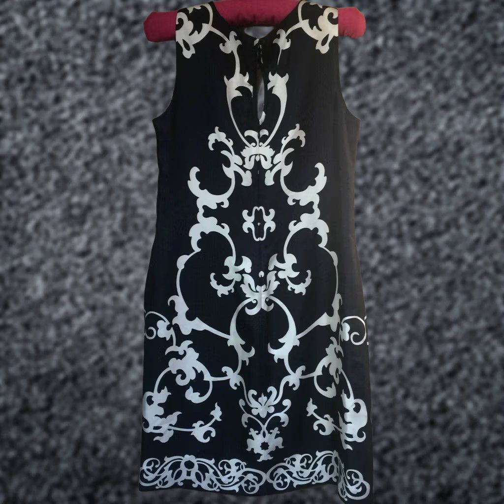 Banana Republic Banana Republic Womens Sleeveless Shift Dress Black Silk Keyhole Back Zip Size 10 Size L / US 10 / IT 46 - 1 Thumbnail
