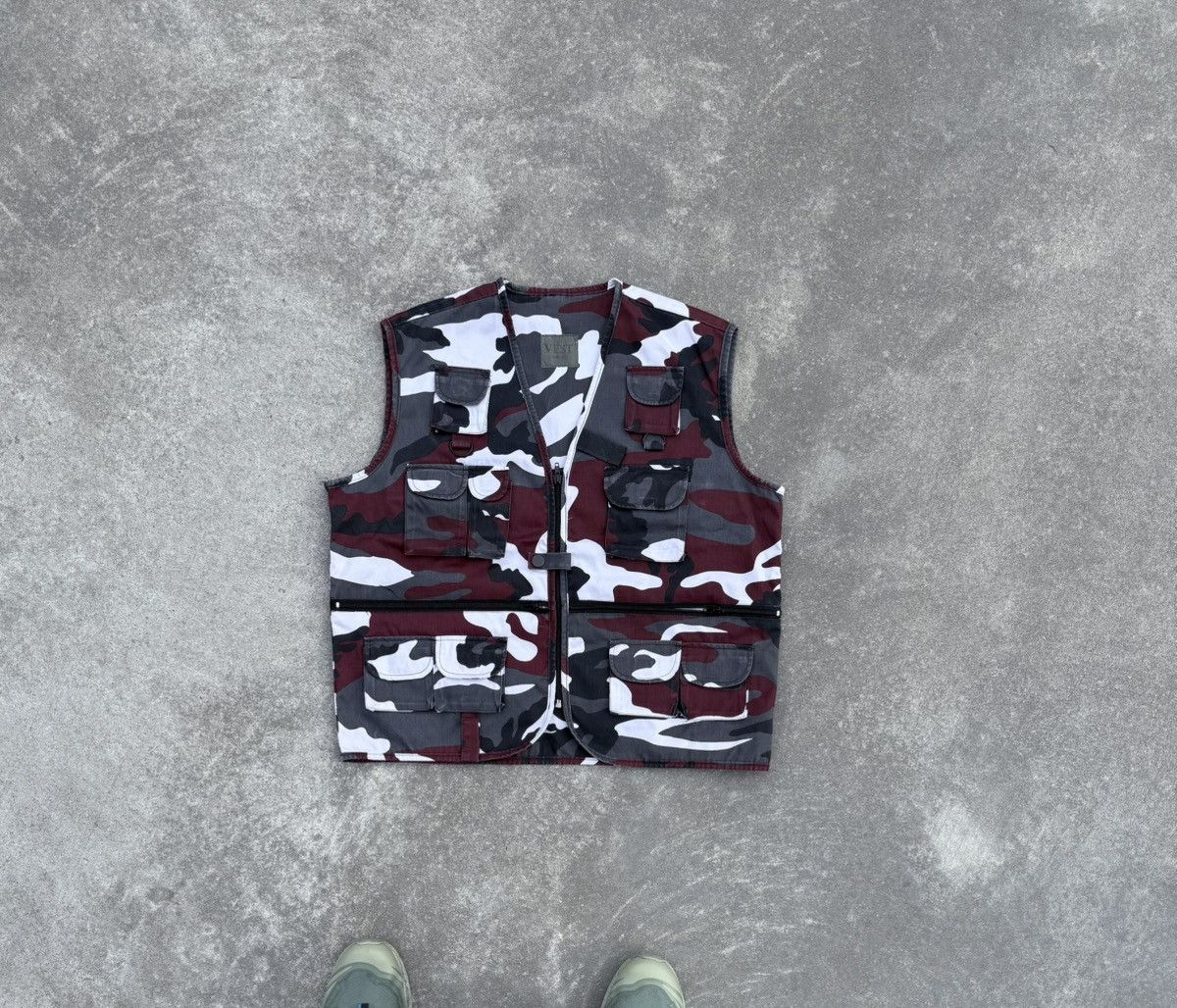 Vintage Vintage military y2k streetwear rare avantgarde track vest Size US M / EU 48-50 / 2 - 1 Thumbnail