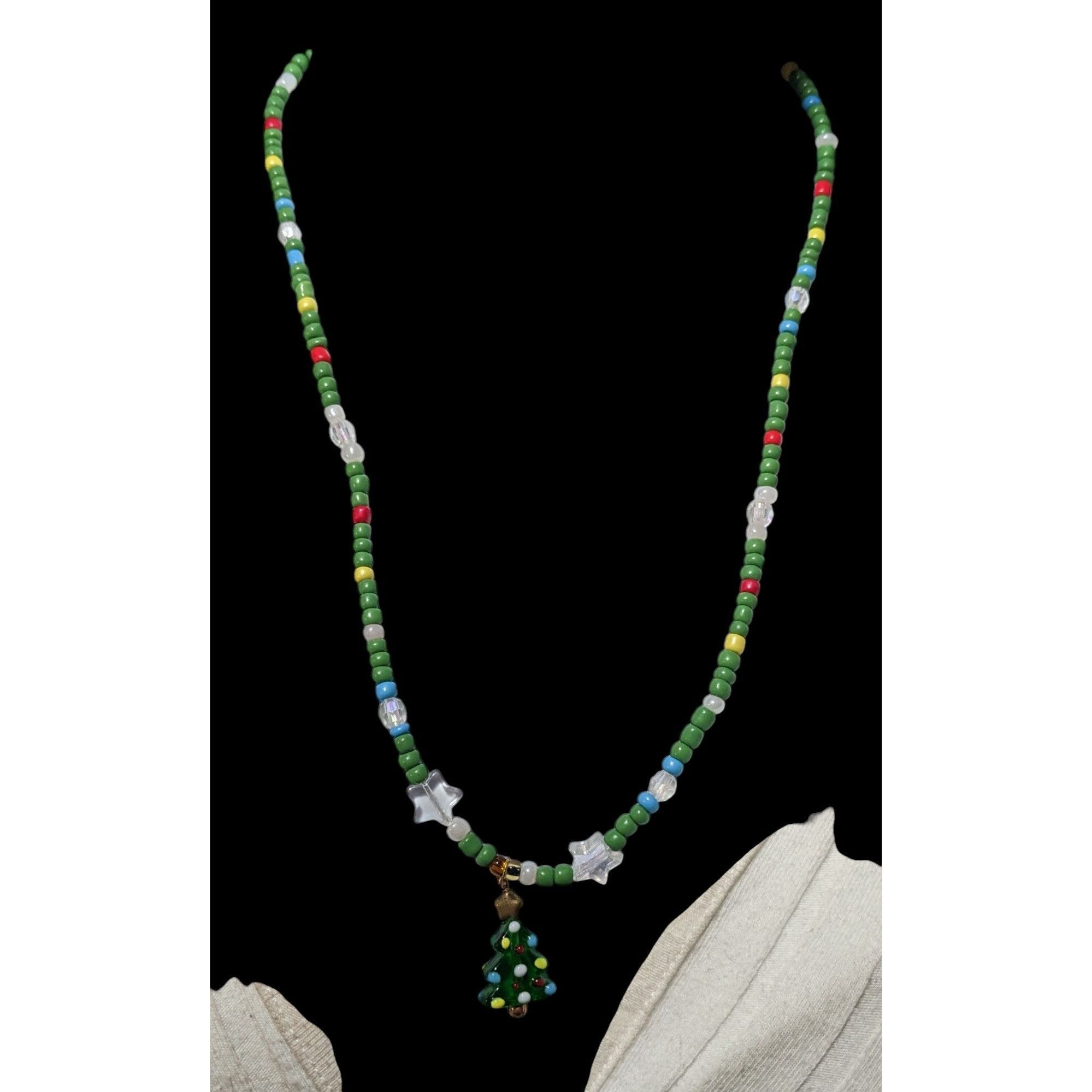 Other Handmade Green Glass Holiday Beaded Christmas Tree Necklace Size ONE SIZE - 2 Thumbnail