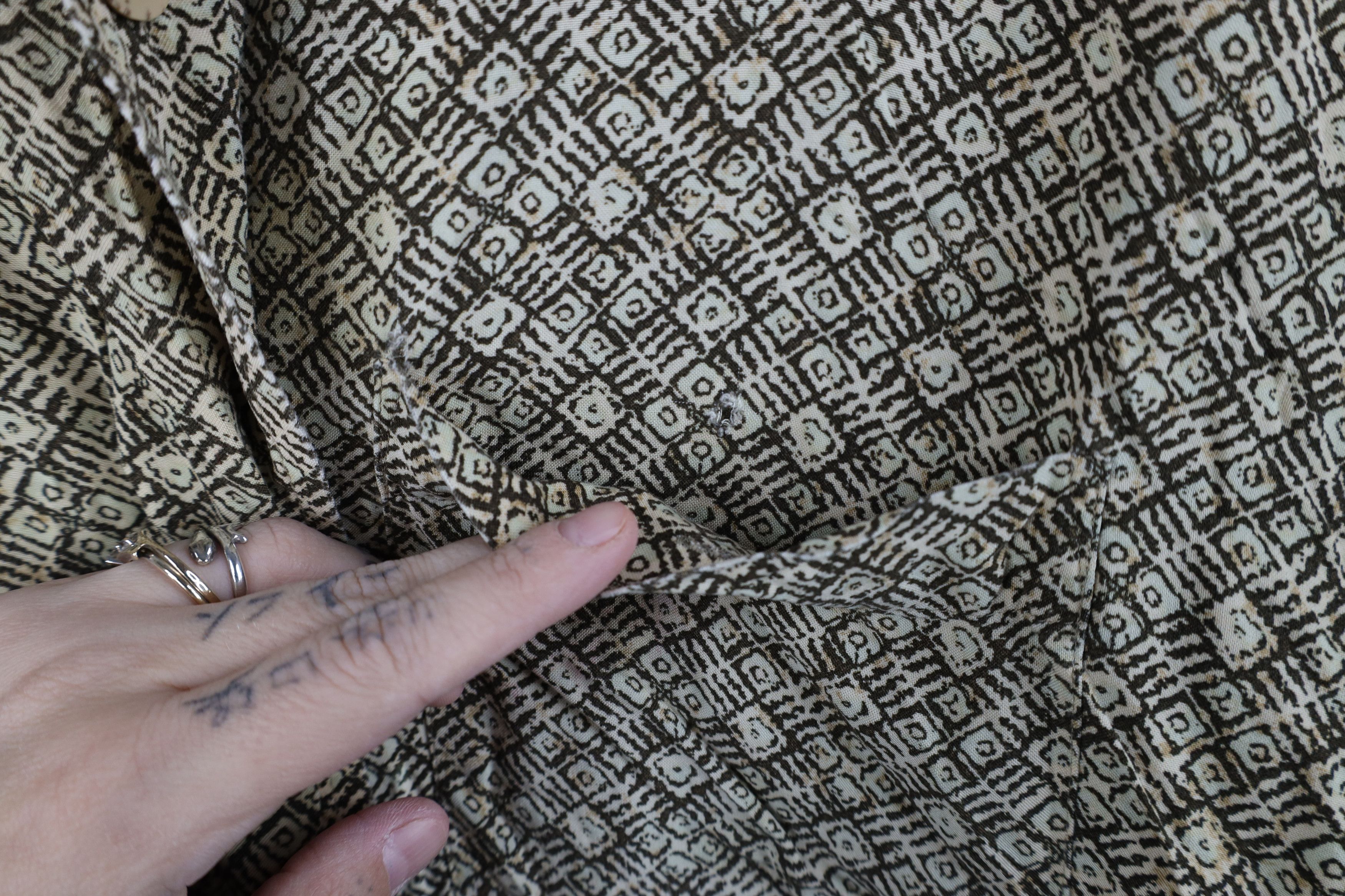 Vintage Vintage 90s Streetwear Rayon Geometric Collared Button Shirt Size US XL / EU 56 / 4 - 4 Thumbnail