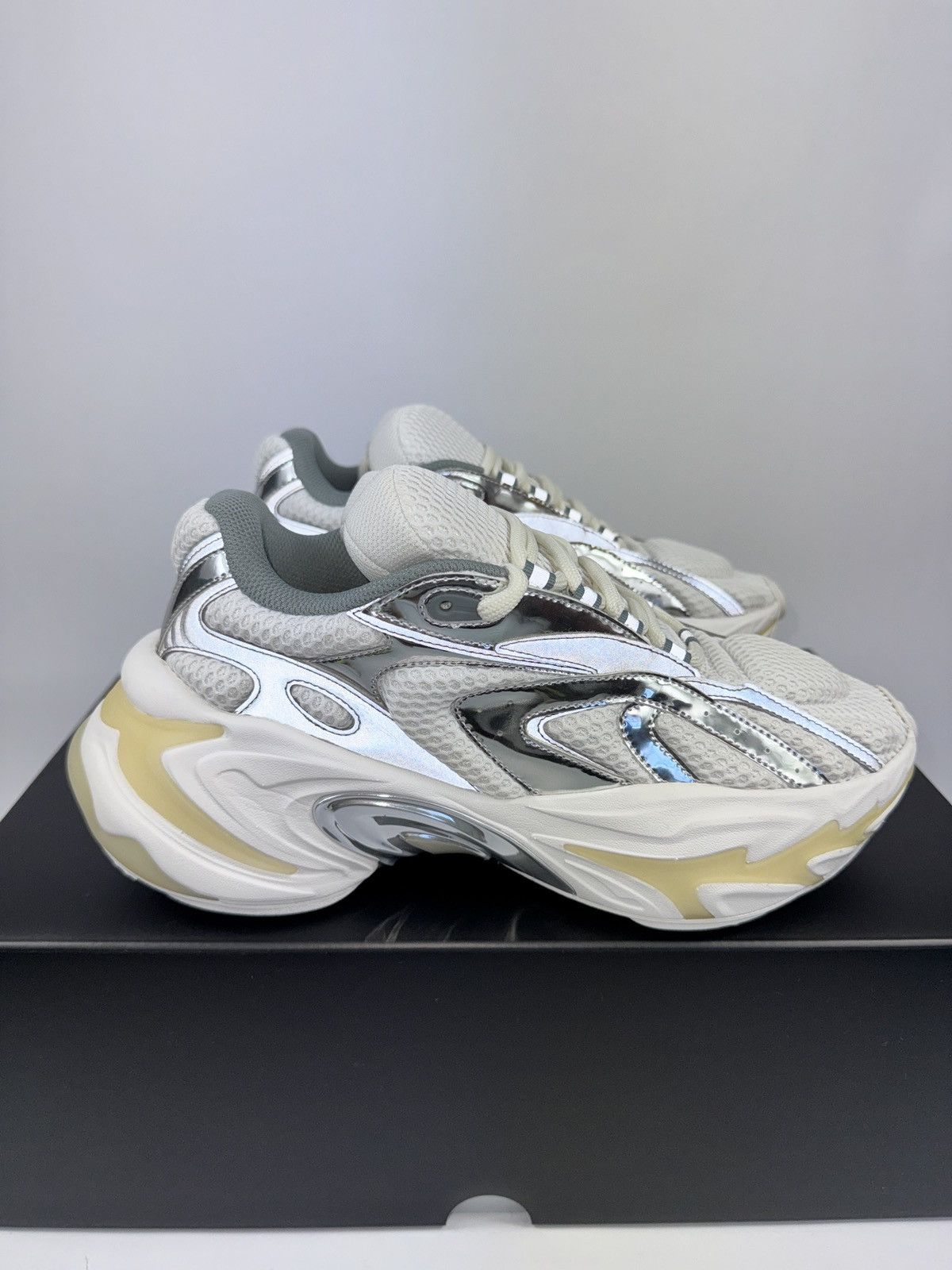 Various ZERO SNOW WHITE/ LIQUID LUSTER SNEAKERS Size US 10 / EU 43 - 3 Thumbnail