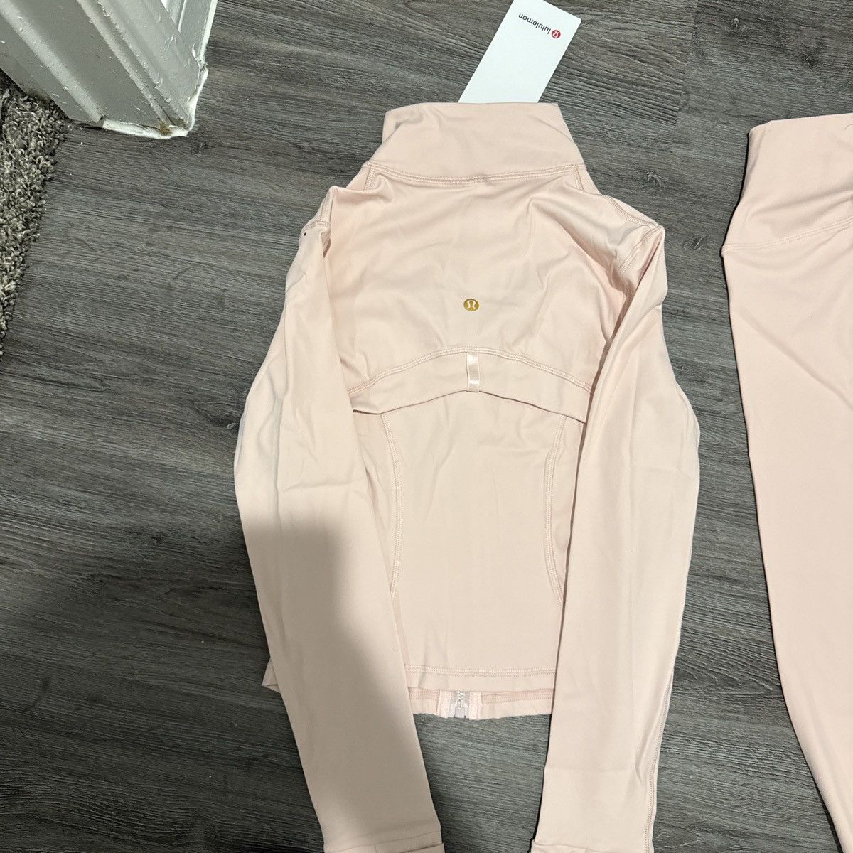 Lululemon Lululemon light pink set size small Size 26" / US 2 / IT 38 - 5 Thumbnail