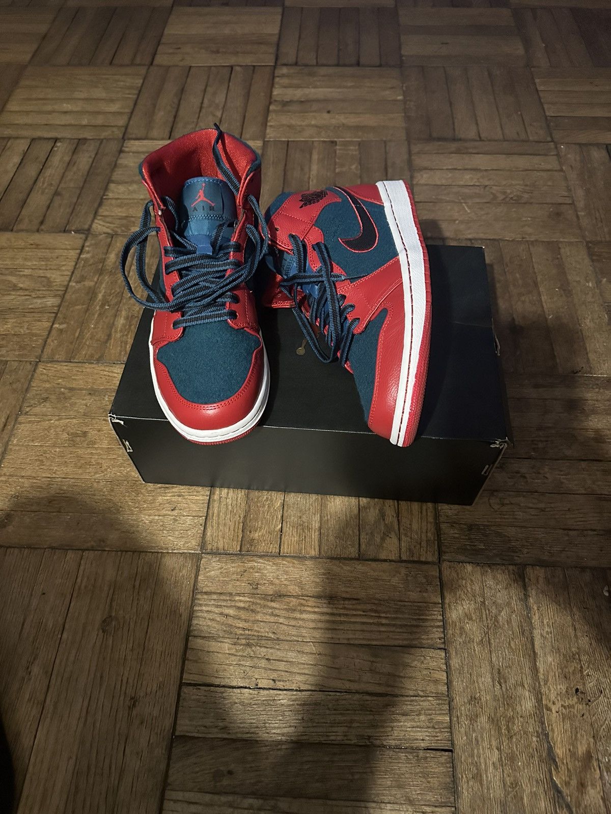 Jordan Brand × Nike Air Jordan 1 Retro High Size US 9.5 / EU 42-43 - 3 Thumbnail