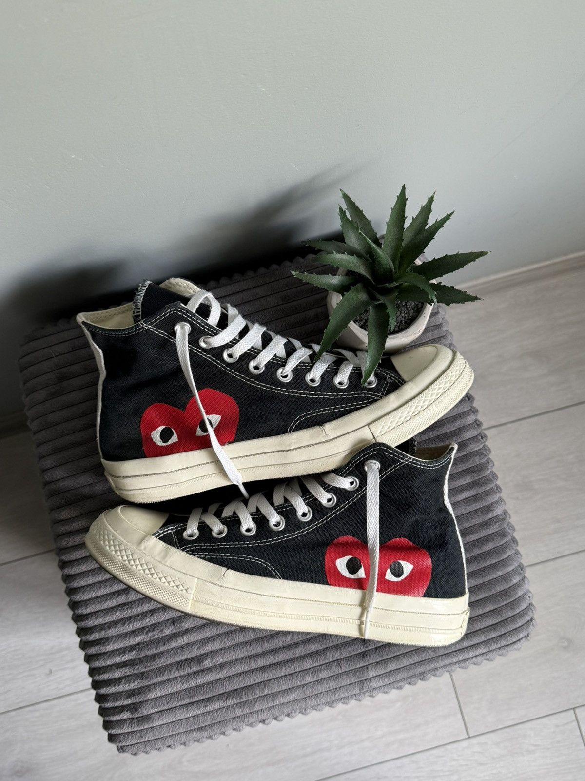 Comme des Garcons PLAY × Converse Converse x Comme des Garcons Play Sneakers Size US 7 / EU 40 - 1 Thumbnail