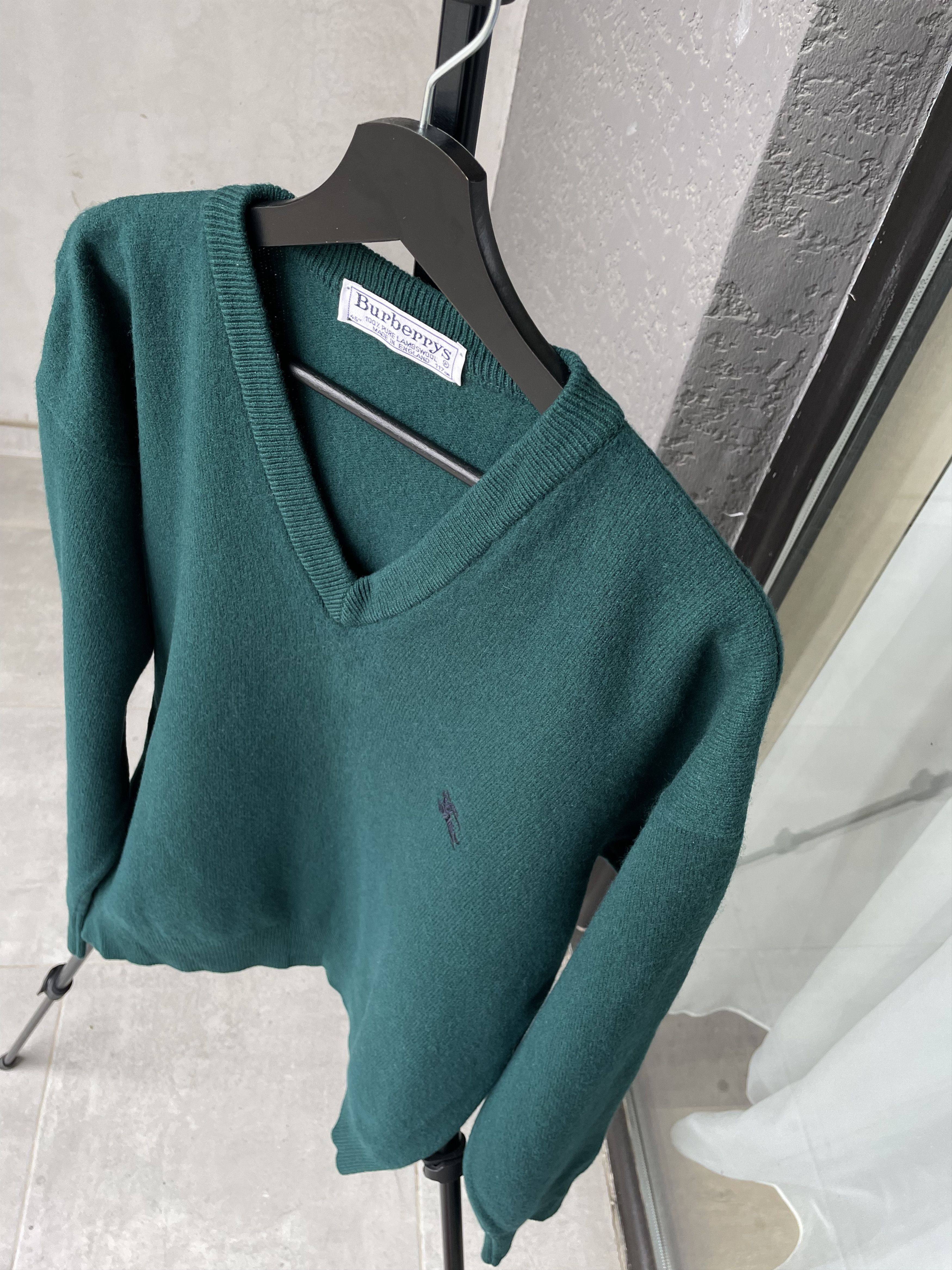 Burberry × Vintage Burberrys Sweater Knit Wool Jumper V-Neck Pullover Vintage Size US M / EU 48-50 / 2 - 3 Thumbnail