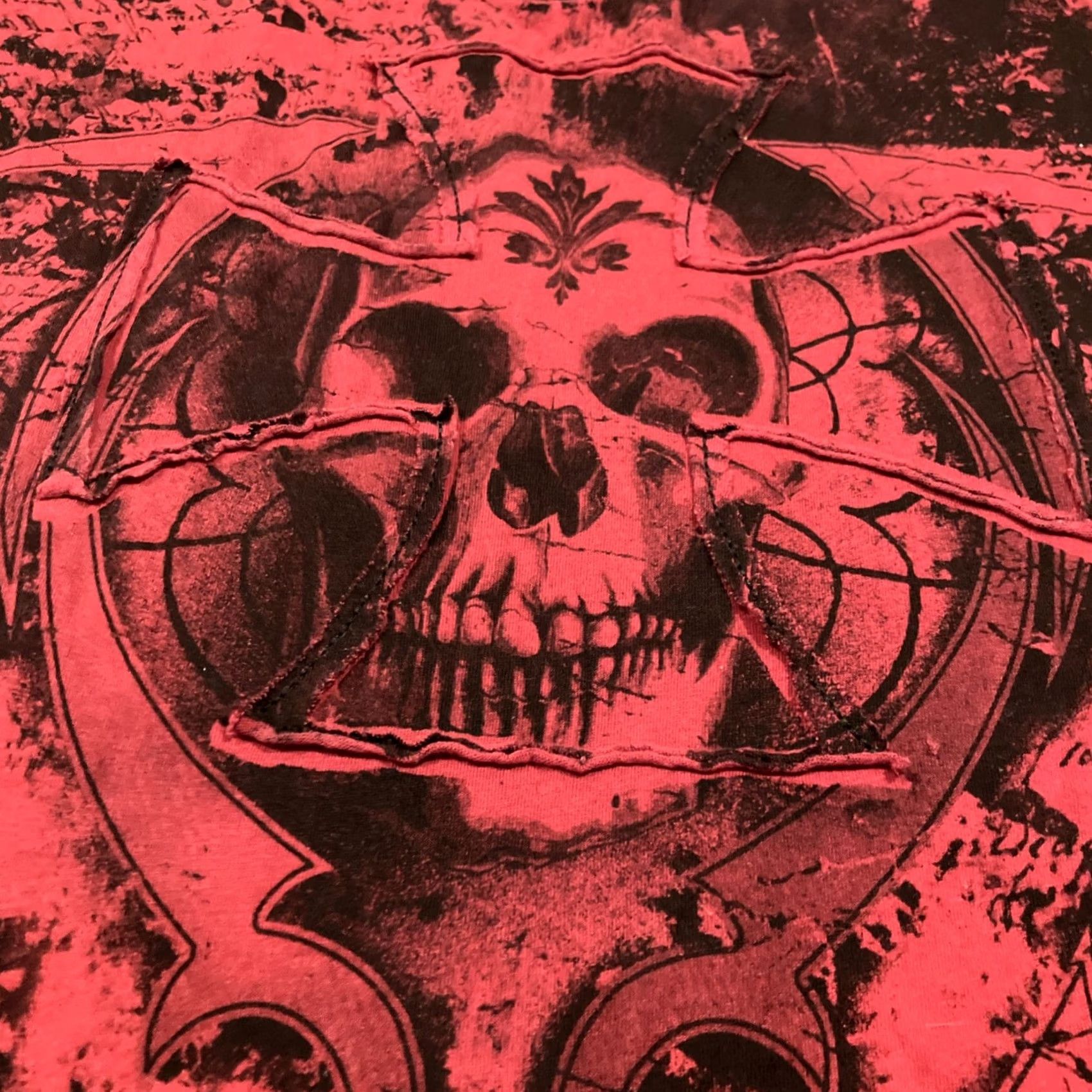 Vintage VINTAGE Helix T-Shirt AOP All Over Print Red & Black Skull Goth Men's XXL Short Sleeve Shirts Mens 2XL Skull T Shirt Size US XXL / EU 58 / 5 - 2 Thumbnail