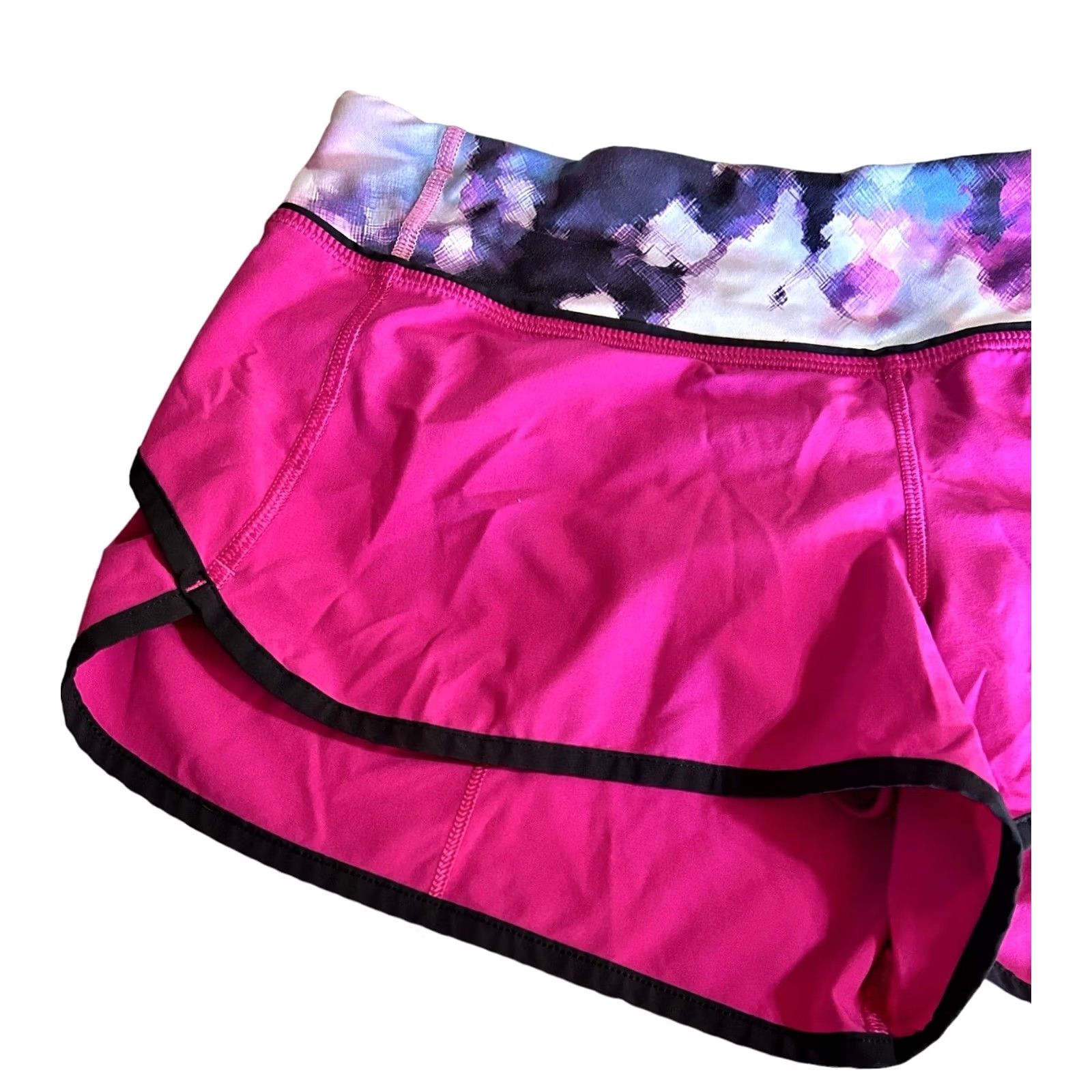 Lululemon Lululemon Shorts Womens Regular Size 8 Pink Black Speed Up Raspberry Blooming Pixie Activewear Gym Running Training Size 28" / US 6 / IT 42 - 2 Thumbnail