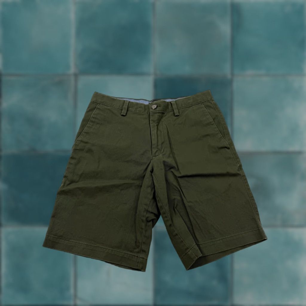 Banana Republic Banana Republic Shorts Mens 29 Green Aiden Short Stretch Chino 10 Inseam Casual Size US 29 - 1 Thumbnail