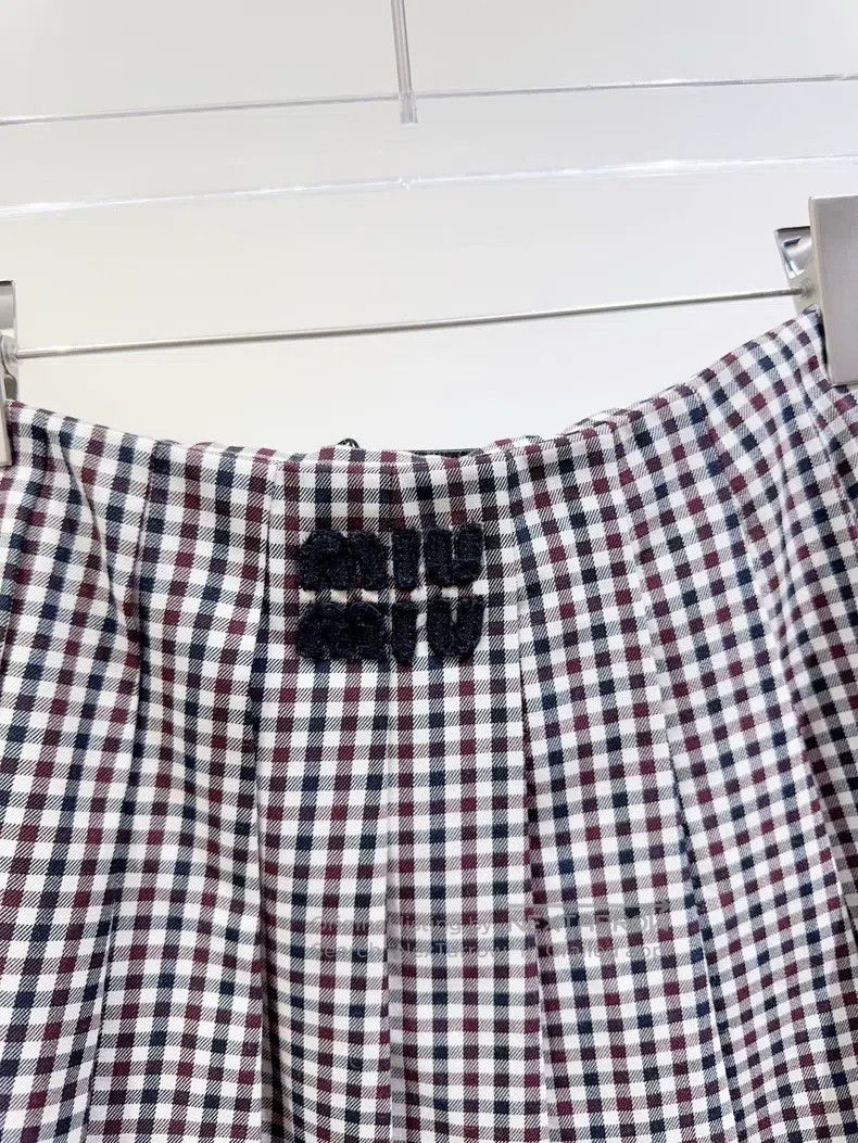 Miu Miu Miu Miu 36 Autumn and winter plaid overskirt Size 37" - 3 Thumbnail