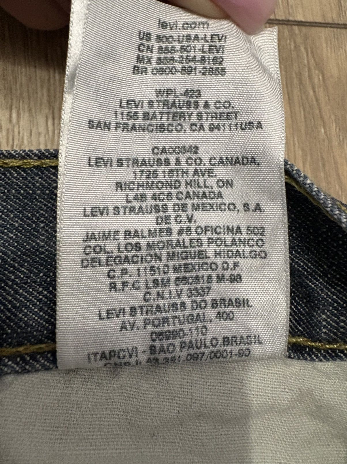 Levi's Vintage Clothing LEVI’S 559 VINTAGE JEANS Y2K FLARED STYLE Size US 34 / EU 50 - 9 Thumbnail