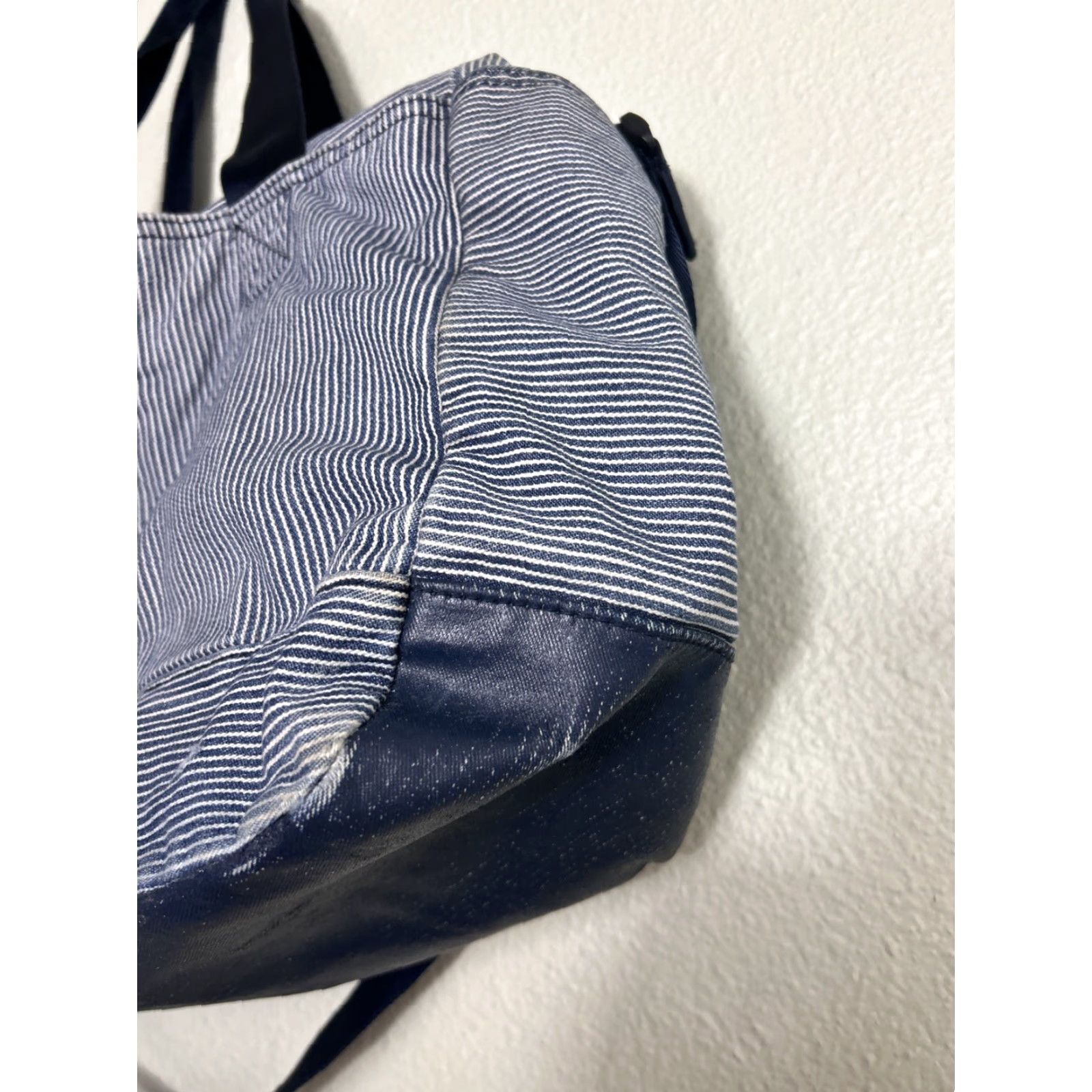 Gap VINTAGE GAP Crossbody Bag Denim White Blue Striped 16x16x6 Canvas Cotton Women Indistinct Railroad? Size ONE SIZE - 6 Thumbnail