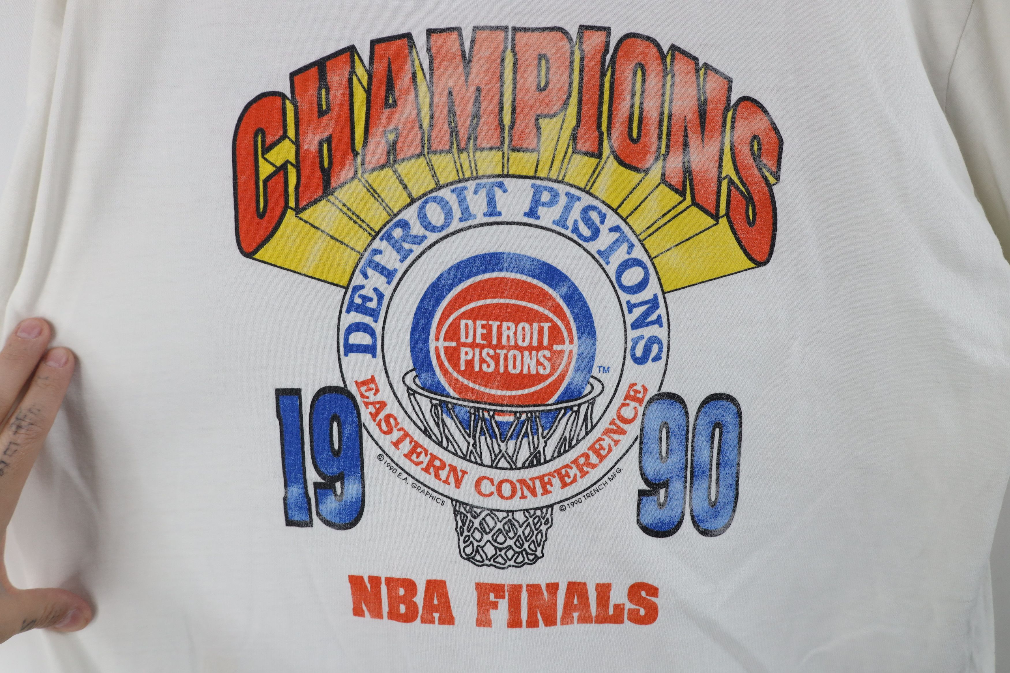 Vintage Vintage 90s Detroit Pistons Basketball T-Shirt White USA Size US XL / EU 56 / 4 - 4 Thumbnail