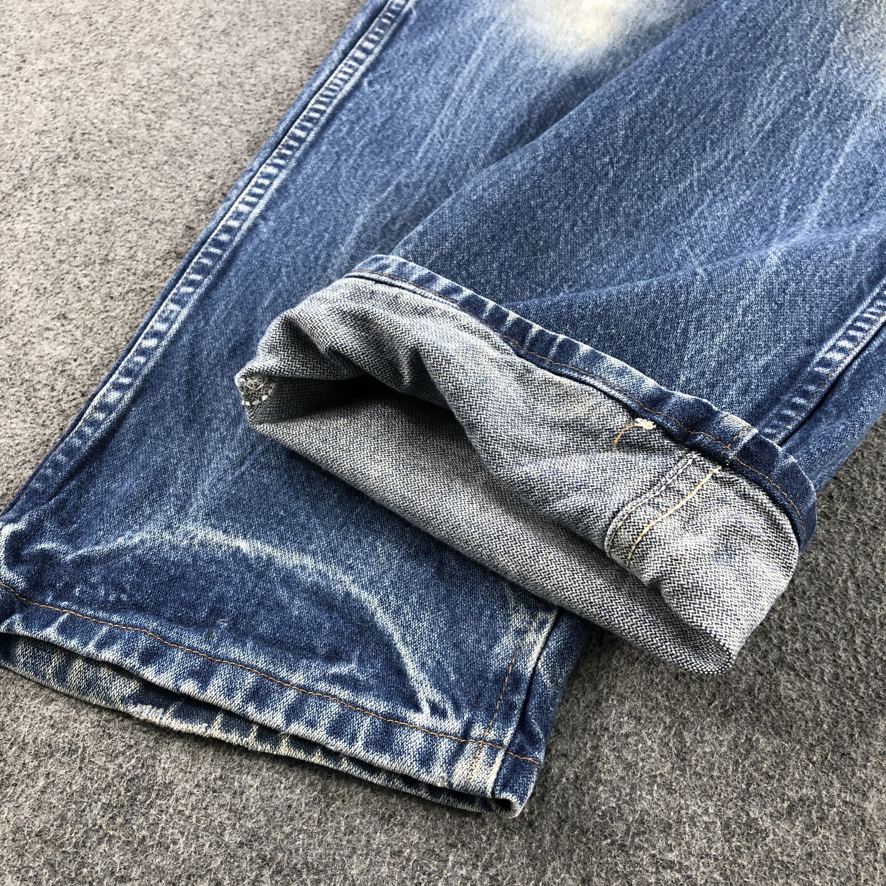 Vintage Vintage Blue Wash Wrangler Jeans-J2296 Size US 35 - 7 Thumbnail