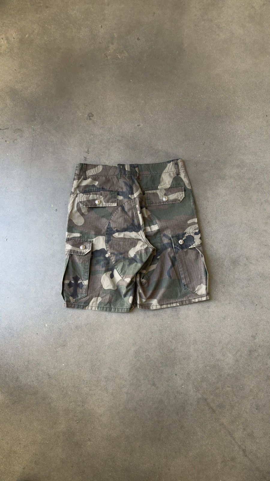 Chrome Hearts RARE! Chrome Hearts Camo Cargo Shorts Size US 31 - 5 Thumbnail
