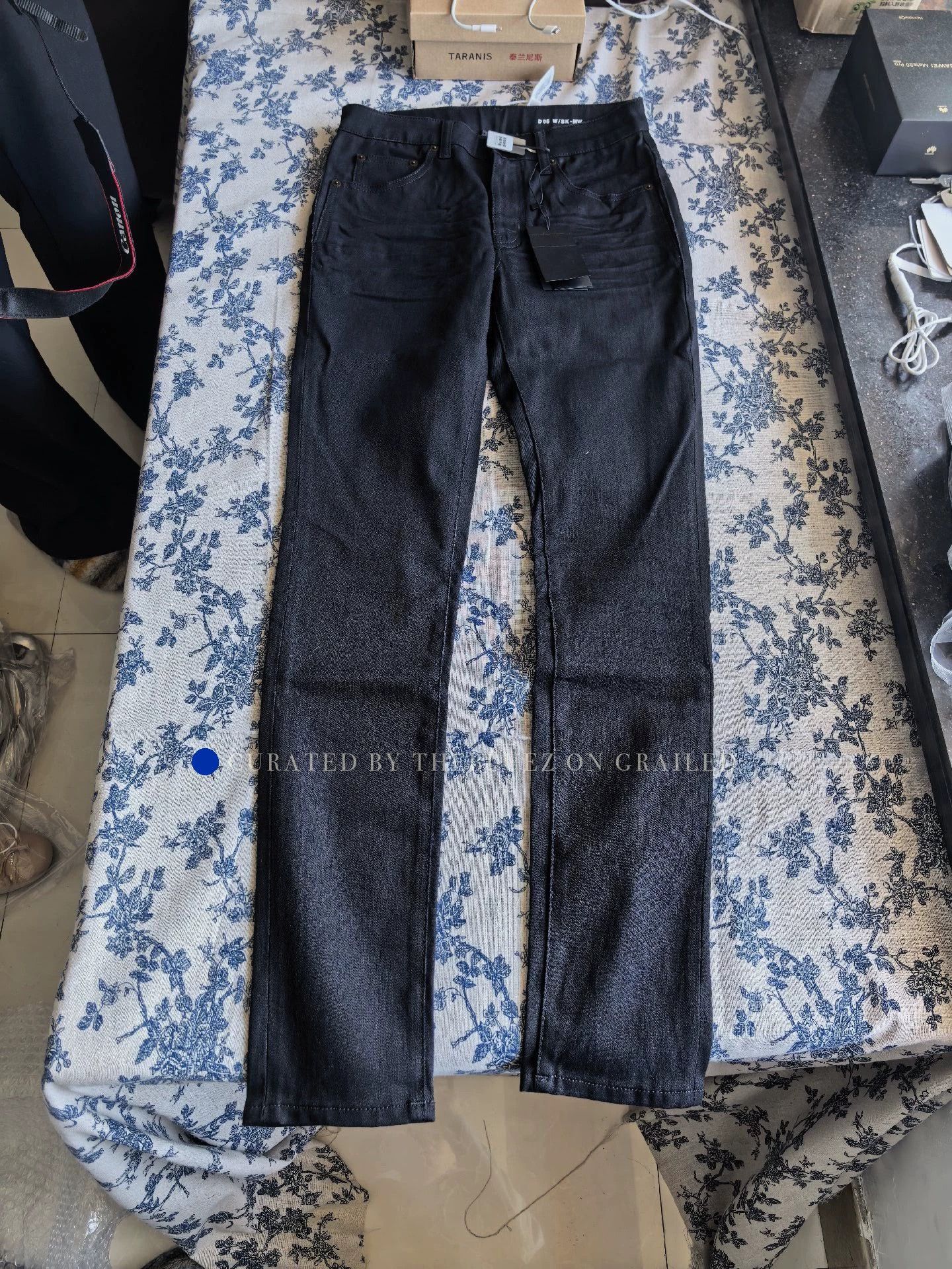 Saint Laurent Paris Sleek Black Jeans in Excellent Condition Size US 30 / EU 46 - 1 Thumbnail