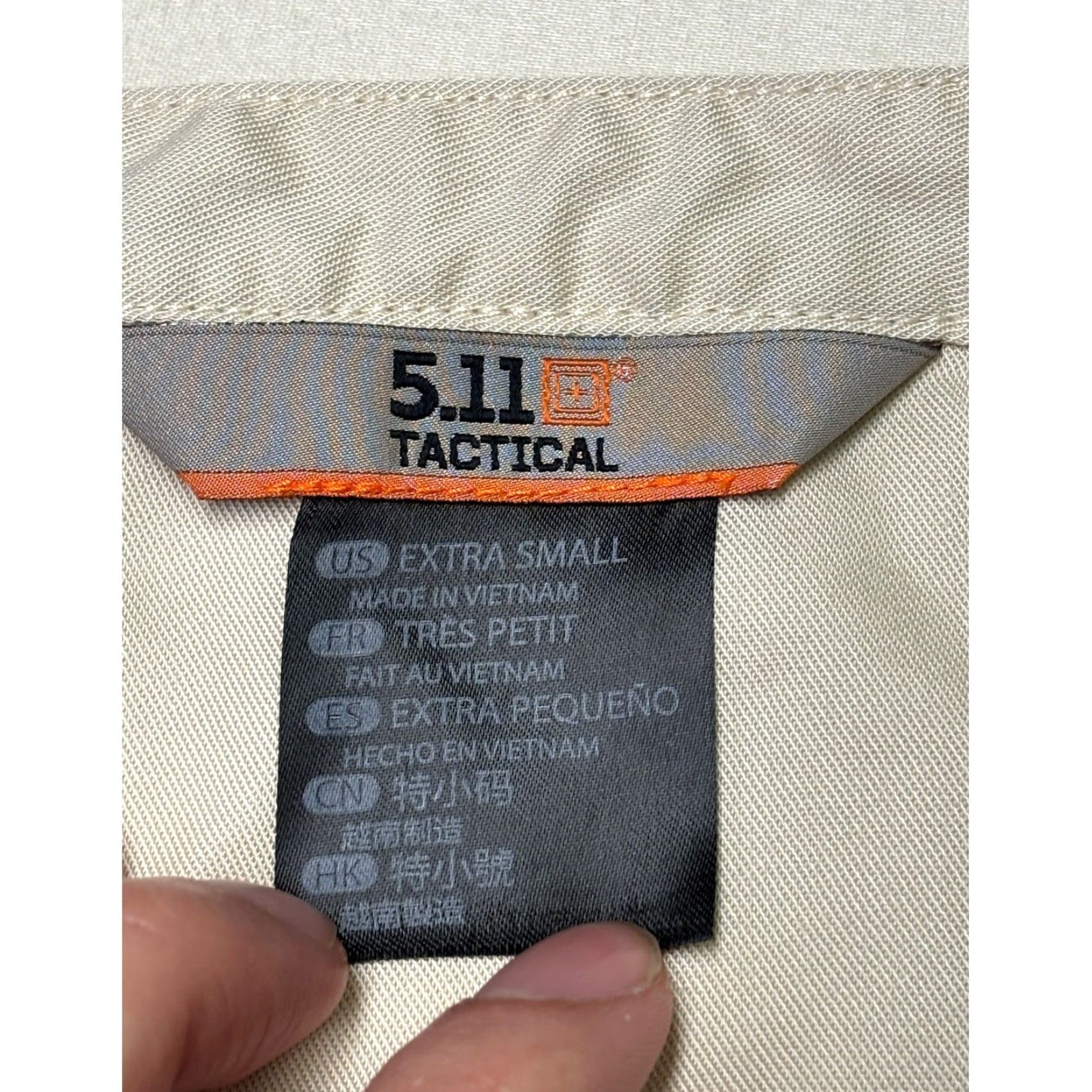 Vintage VINTAGE 5.11 Tactical Womens Lyocell Button-Down Shirt XS Tan Beige Twill Pockets Button-Up Long Sleeve Casual Workwear Travel Size XS Women Size XS / US 0-2 / IT 36-38 - 4 Thumbnail