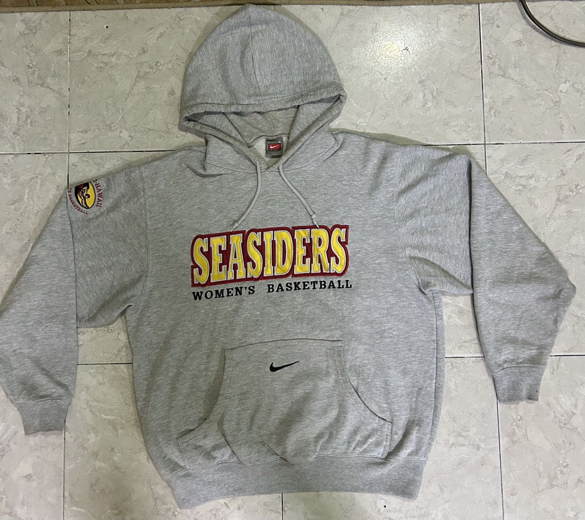 Nike × Vintage Hoodie Vintage nike Seasiders woment basketball BYU-HAWAI Size US S / EU 44-46 / 1 - 1 Thumbnail