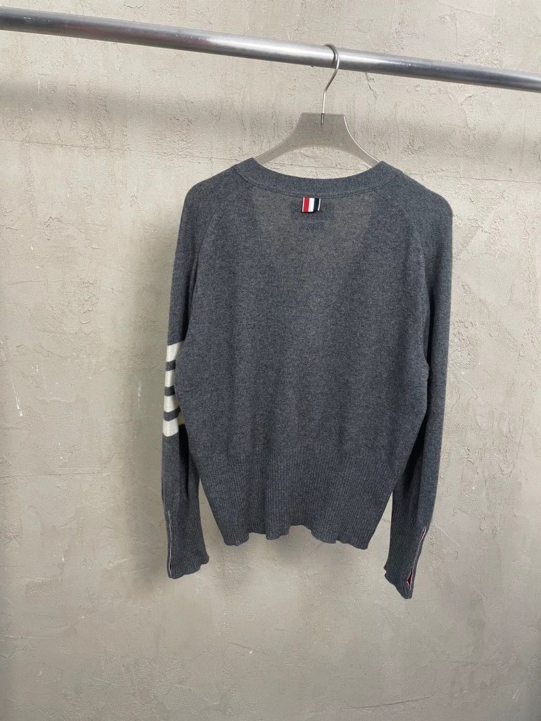 Thom Browne Thom Browne size1 Gray four stripe cashmere sweater Size US S / EU 44-46 / 1 - 2 Thumbnail