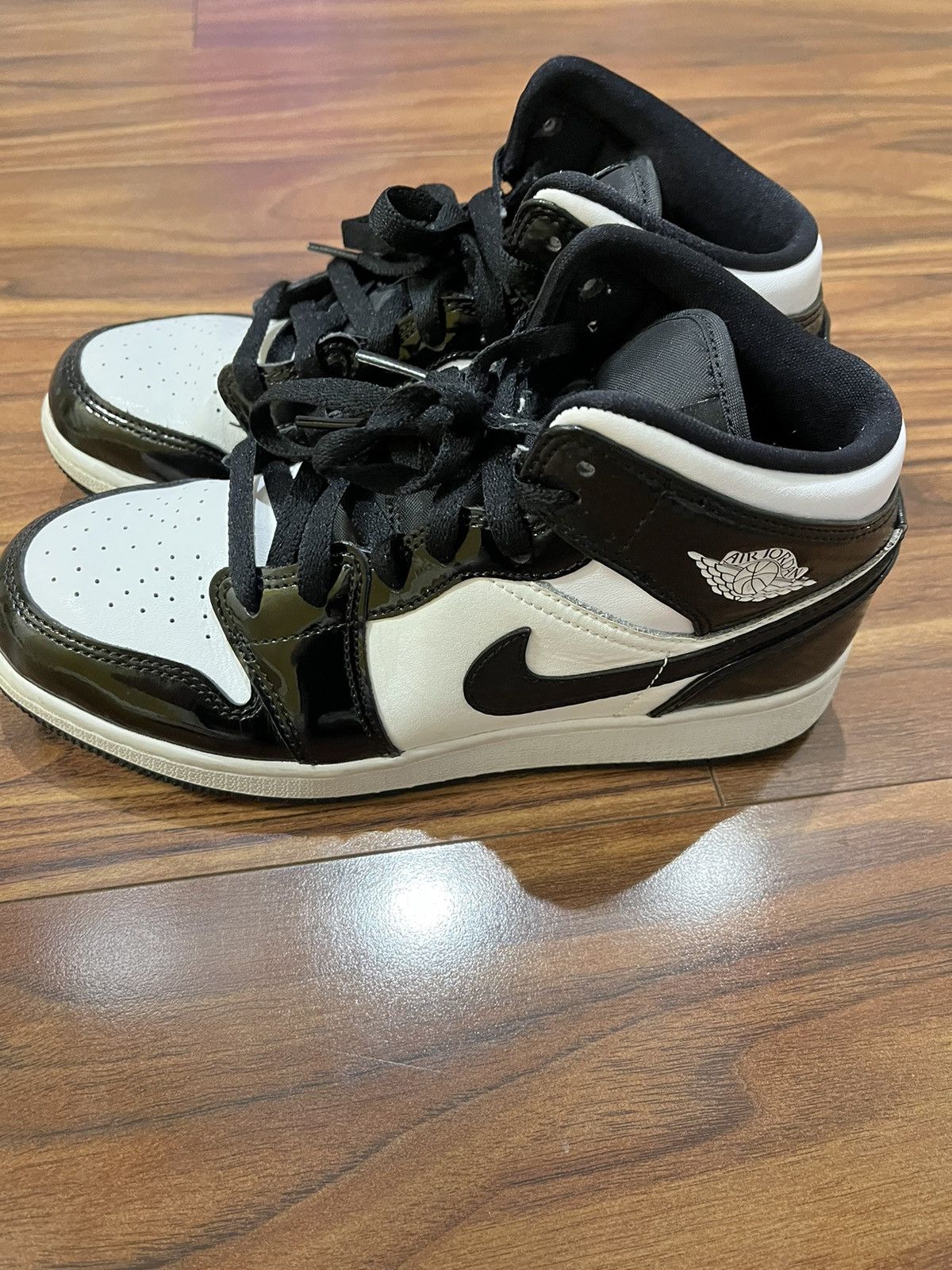 Jordan Brand Air Jordan 1 Mid SE Carbon Fiber (2021) (GS) Grailed