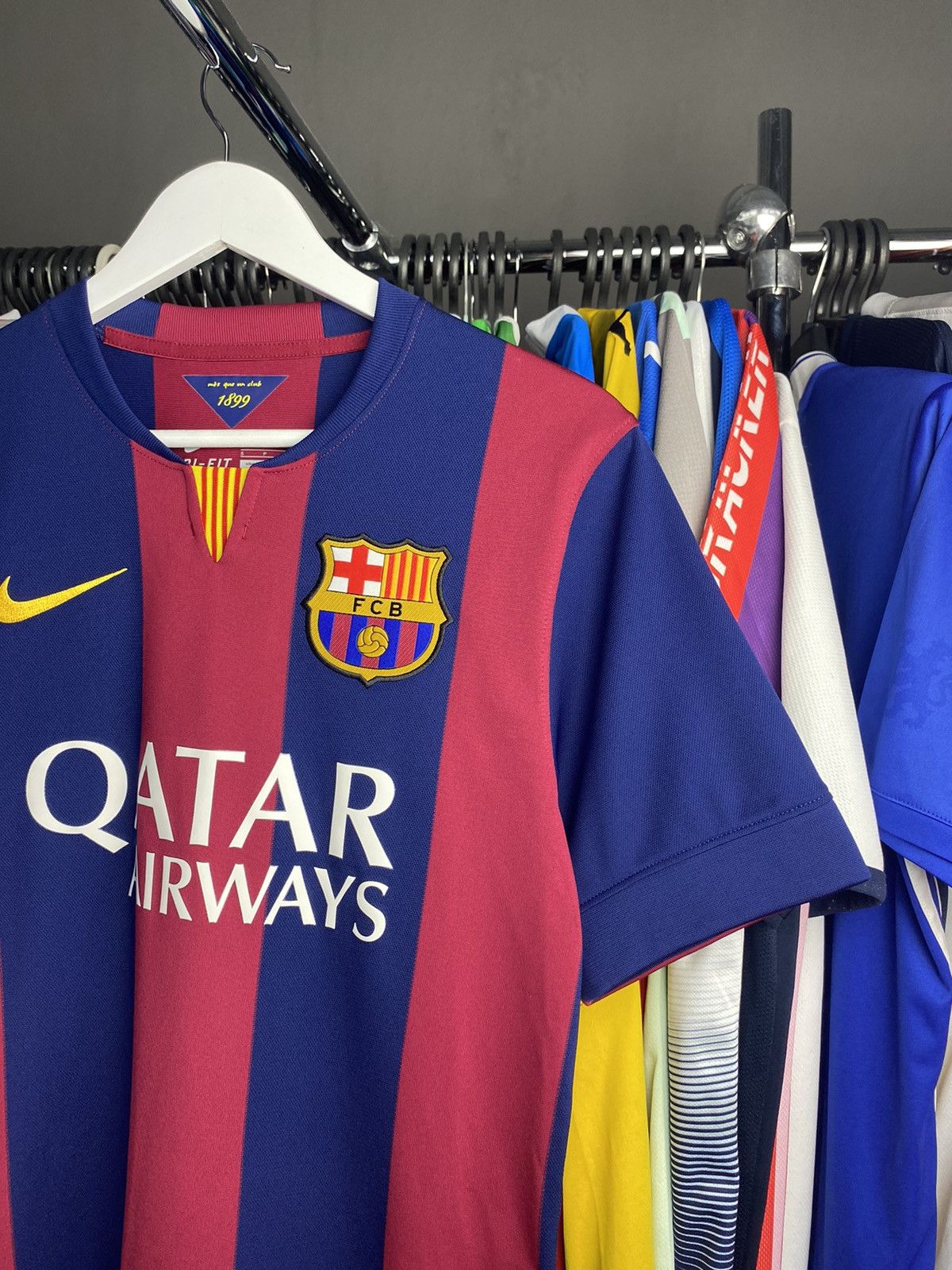 Nike 2014/15 NIKE BARCELONA #22 DANI ALVES FOOTBALL JERSEY SHIRT Size US S / EU 44-46 / 1 - 4 Thumbnail