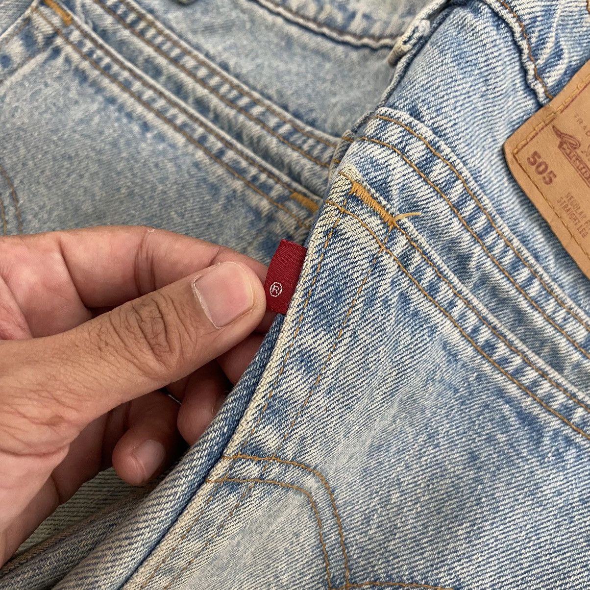 Levi's VTG 1996 Levis 505 Straight Leg Dirt Washed Blue Jeans Size US 31 - 22 Thumbnail