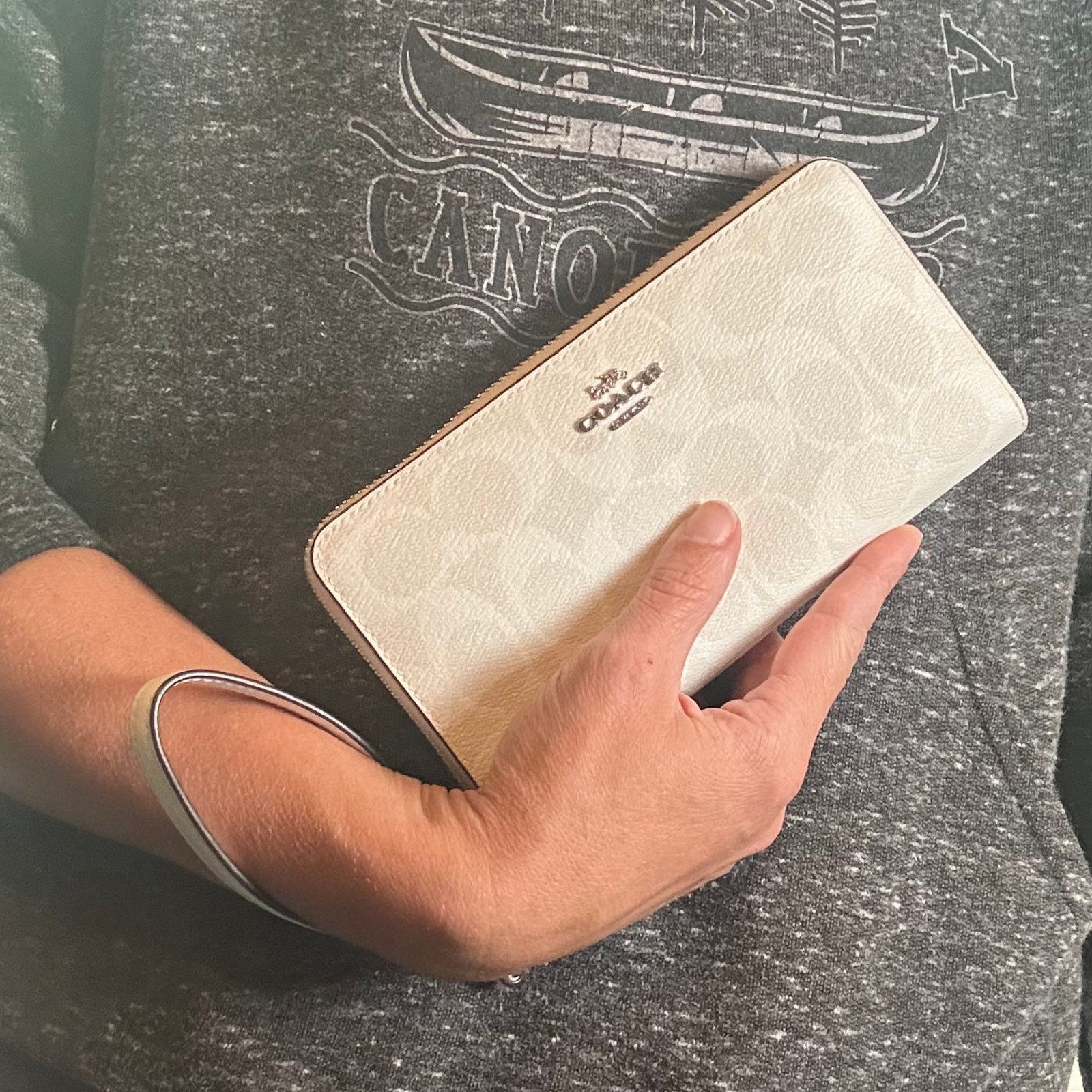 Coach Coach Boxed Long Zip Around Wallet Sig Canvas in White CN051 Size ONE SIZE - 6 Thumbnail