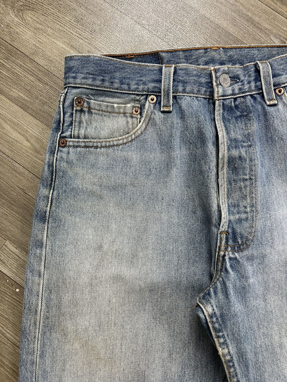 Levi's Vintage Clothing 🇺🇸1990s Vintage Levis 501 30x34 Straight Leg Light Blue Jeans Size US 30 / EU 46 - 9 Thumbnail