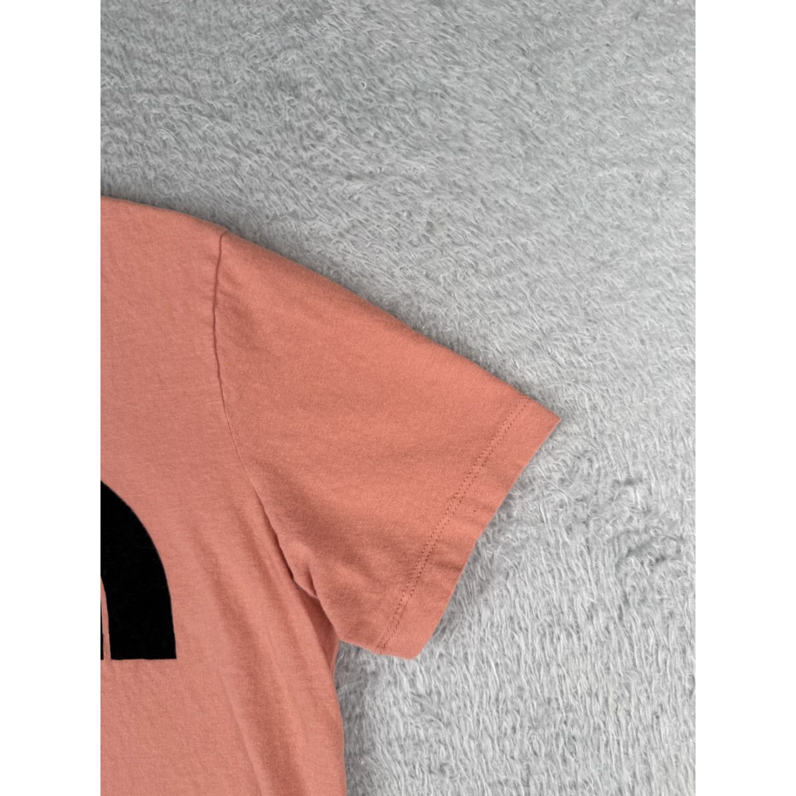 The North Face The North Face Shirt Womens S Pink Short Sleeve Crew Neck 100% Cotton Hike Shirt Womens S Pink Short Sleeve The North Face Size S / US 4 / IT 40 - 2 Thumbnail