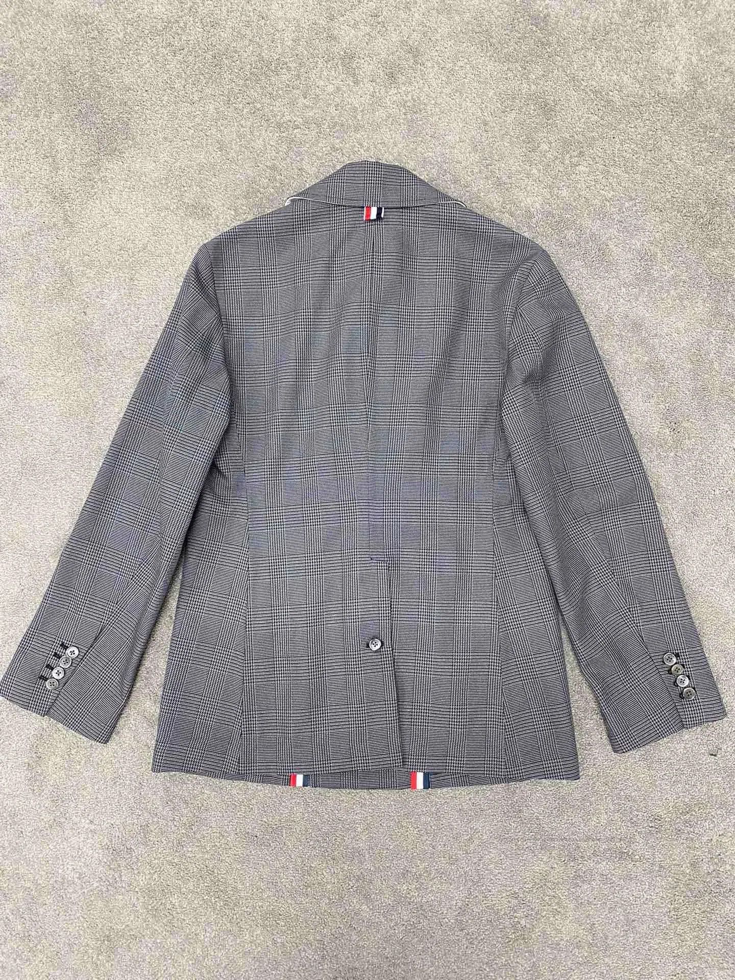 Thom Browne Thom Browne TB Double-Breasted Trench. Size US XS / EU 42 / 0 - 2 Thumbnail