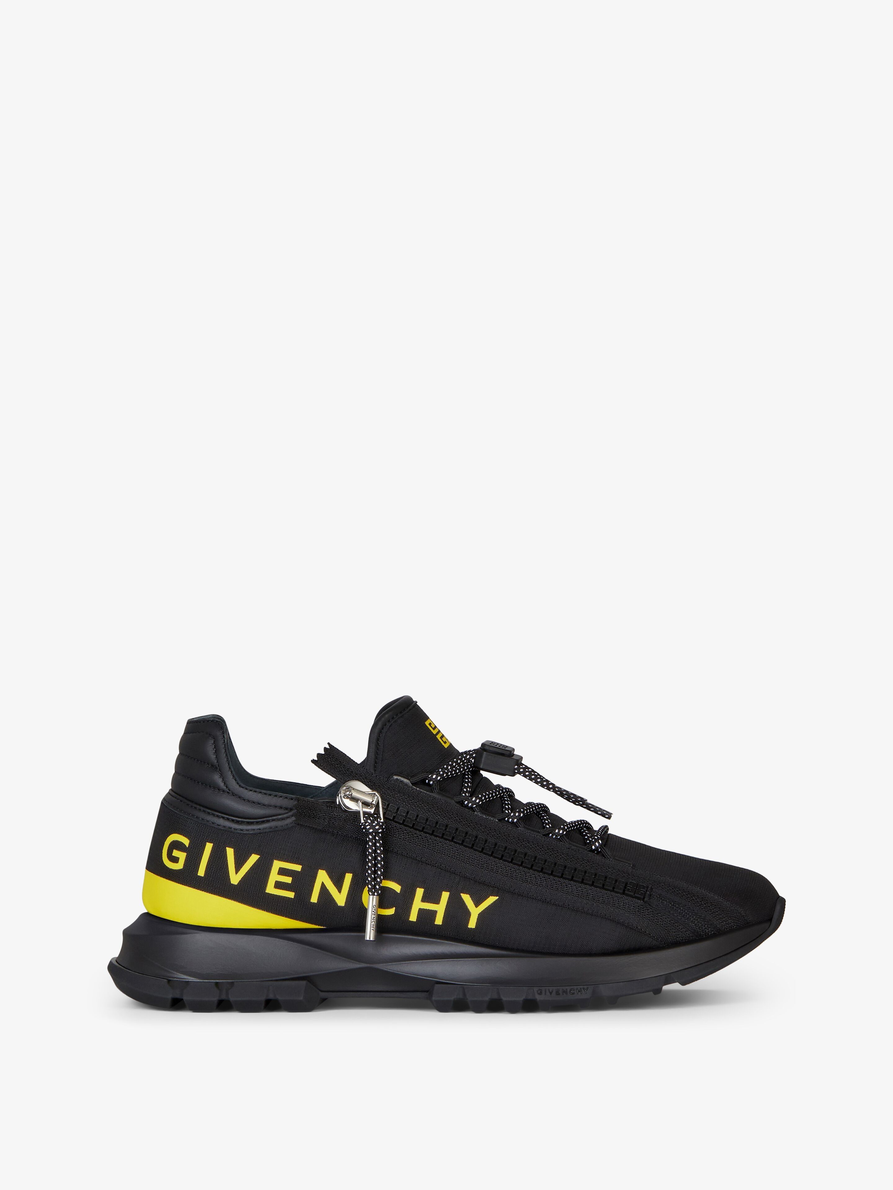 o1lv12m1025 Spectre Zip Runners in Black