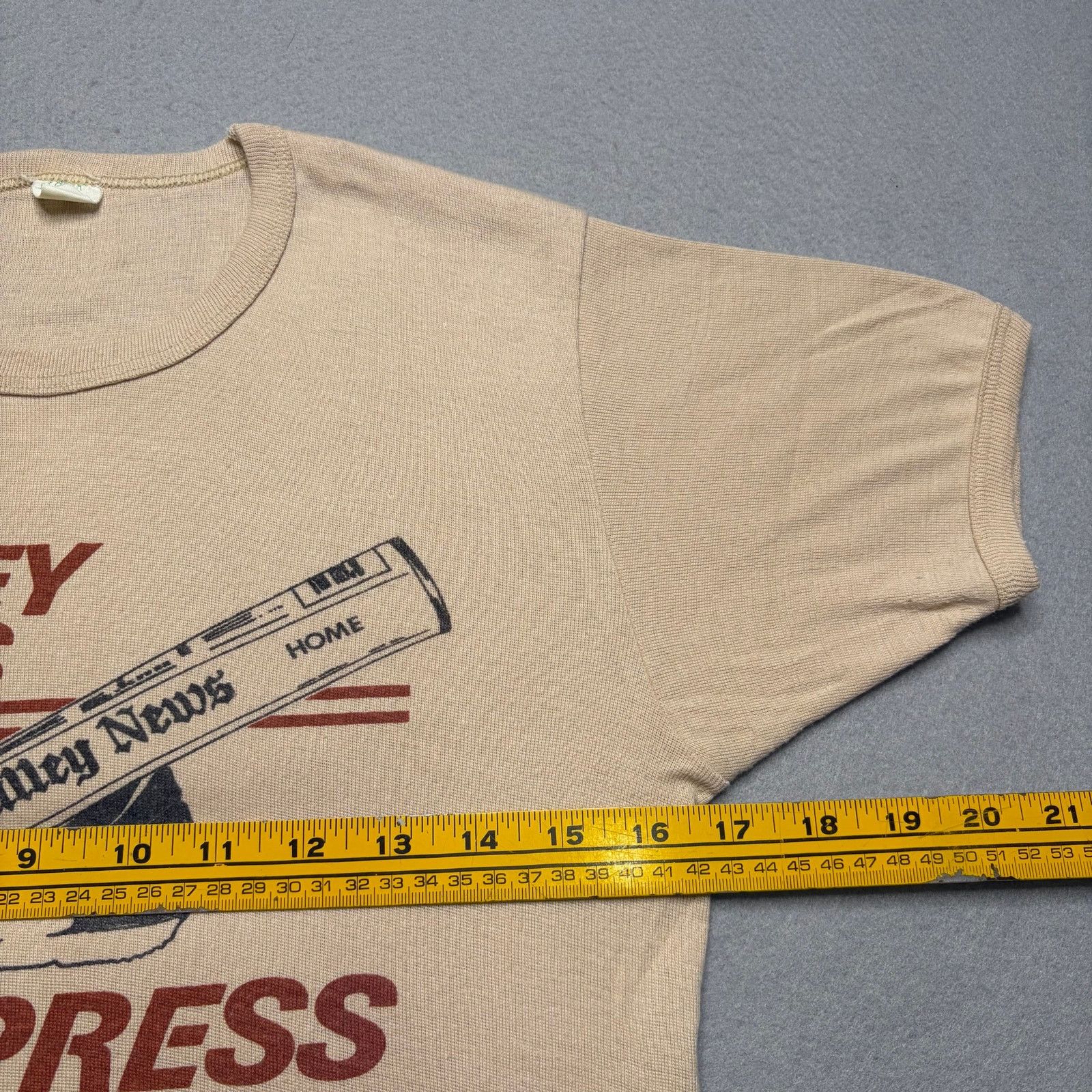 Vintage Vintage Valley News Run Of The Press Tee Beige 80s 70s XXS Size US XXS / EU 40 - 6 Thumbnail