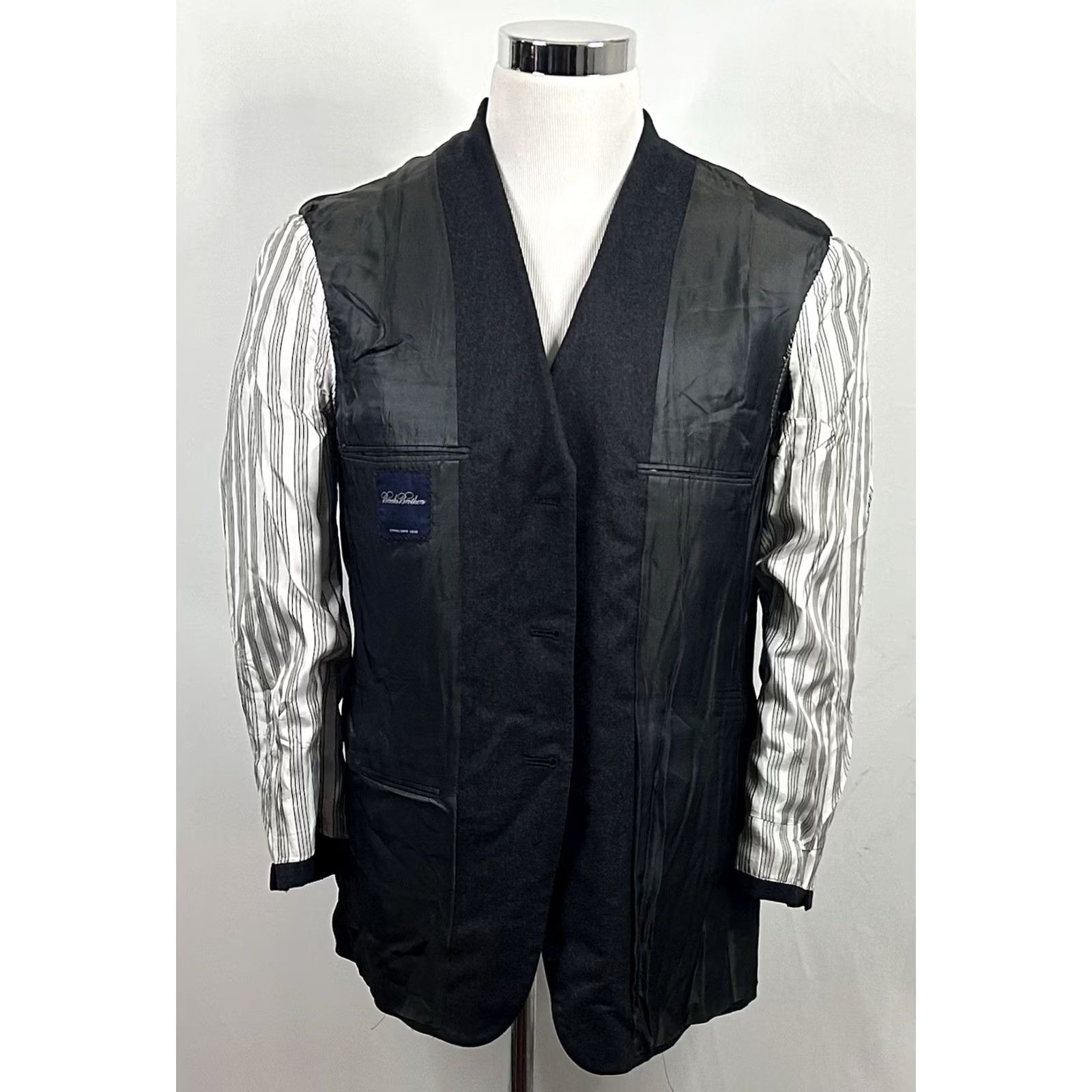 Brooks Brothers Brooks Brothers Sport Coat 42R 100% Wool Dark Gray Three Button Fully Lined Jacket/Coat Mens Regular Notch Lapel Wool Size US XS / EU 42 / 0 - 6 Thumbnail