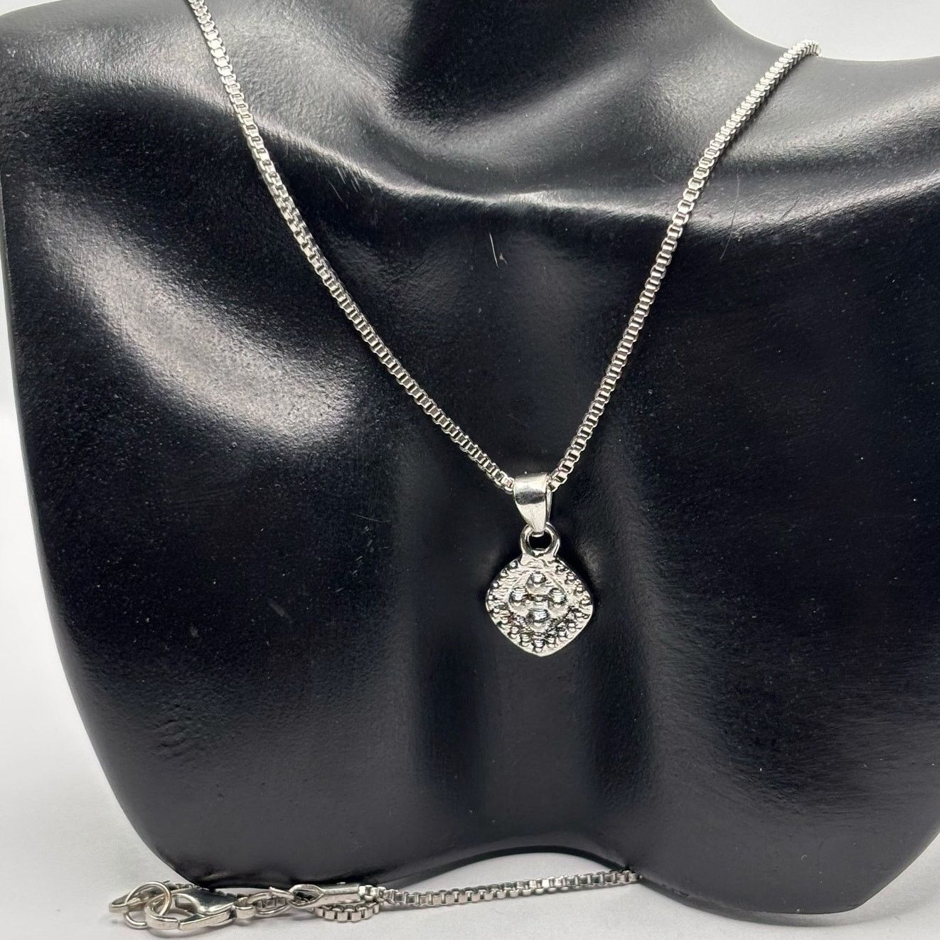 Other Silver Crystal Necklace Size ONE SIZE - 1 Thumbnail