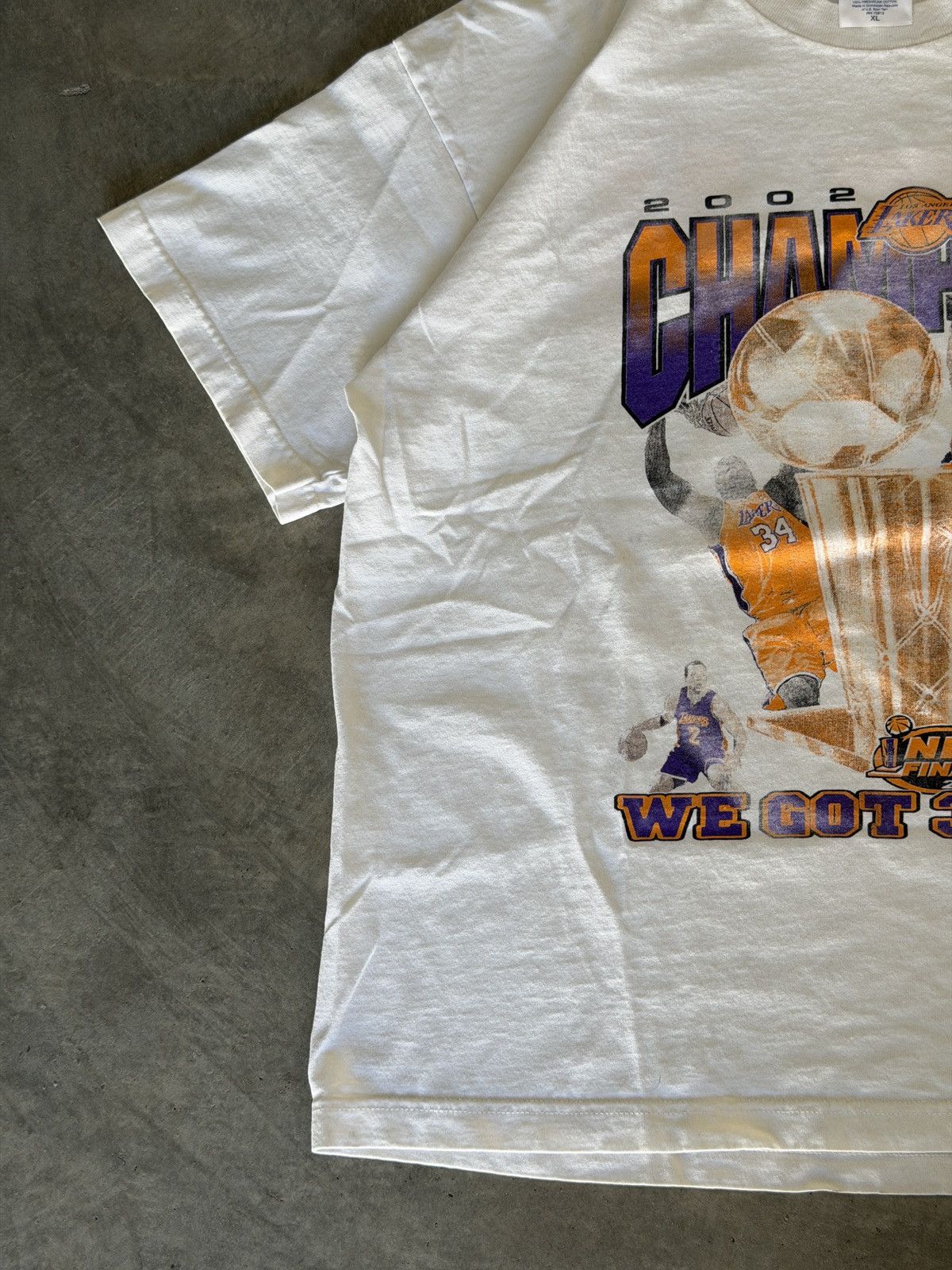 Vintage 2002 Lakers world champion tee Size US XL / EU 56 / 4 - 6 Thumbnail