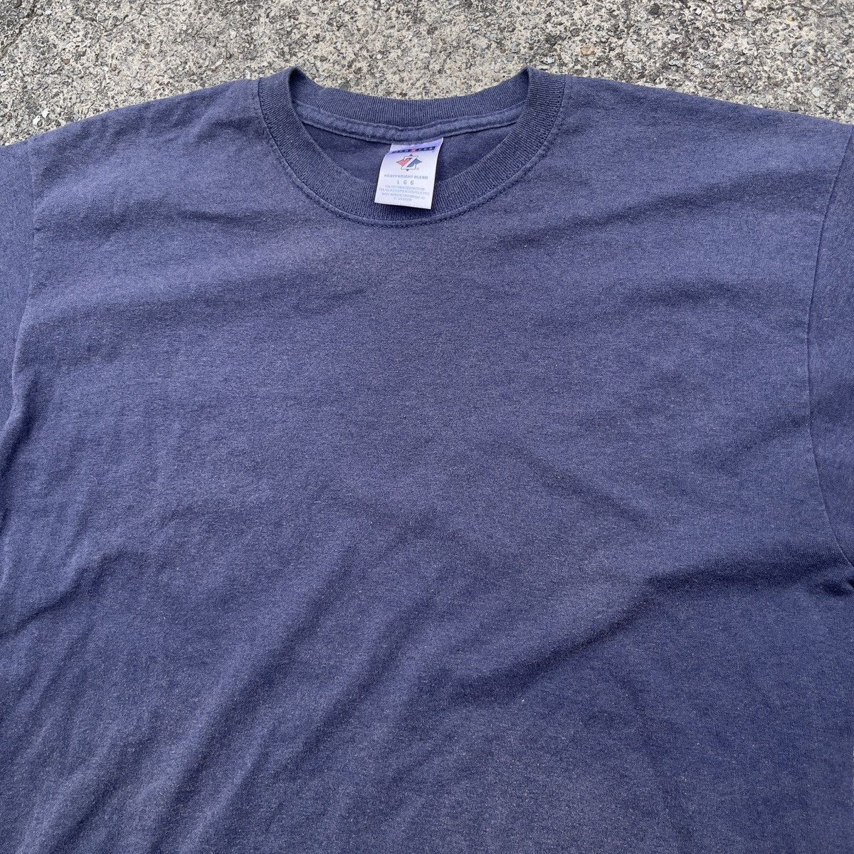 Jerzees × Vintage Vintage 90s JERZEES Faded Navy Blank Shirt Size US L / EU 52-54 / 3 - 2 Thumbnail