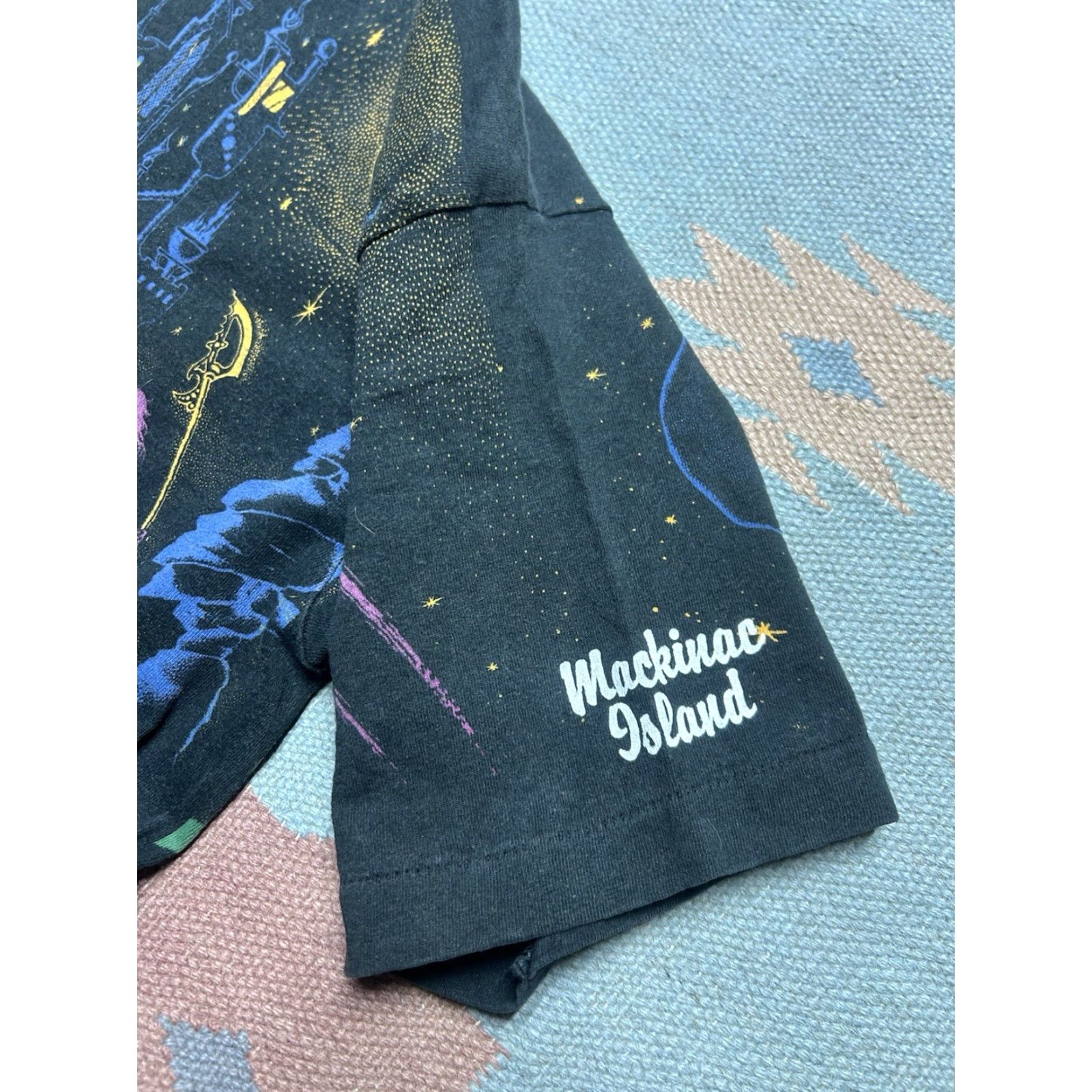 Fruit Of The Loom VINTAGE 90s Fruit of the Loom T-Shirt AOP Wizard Magical Mackinac Island Fantasy Black L Mens Size US L / EU 52-54 / 3 - 4 Thumbnail